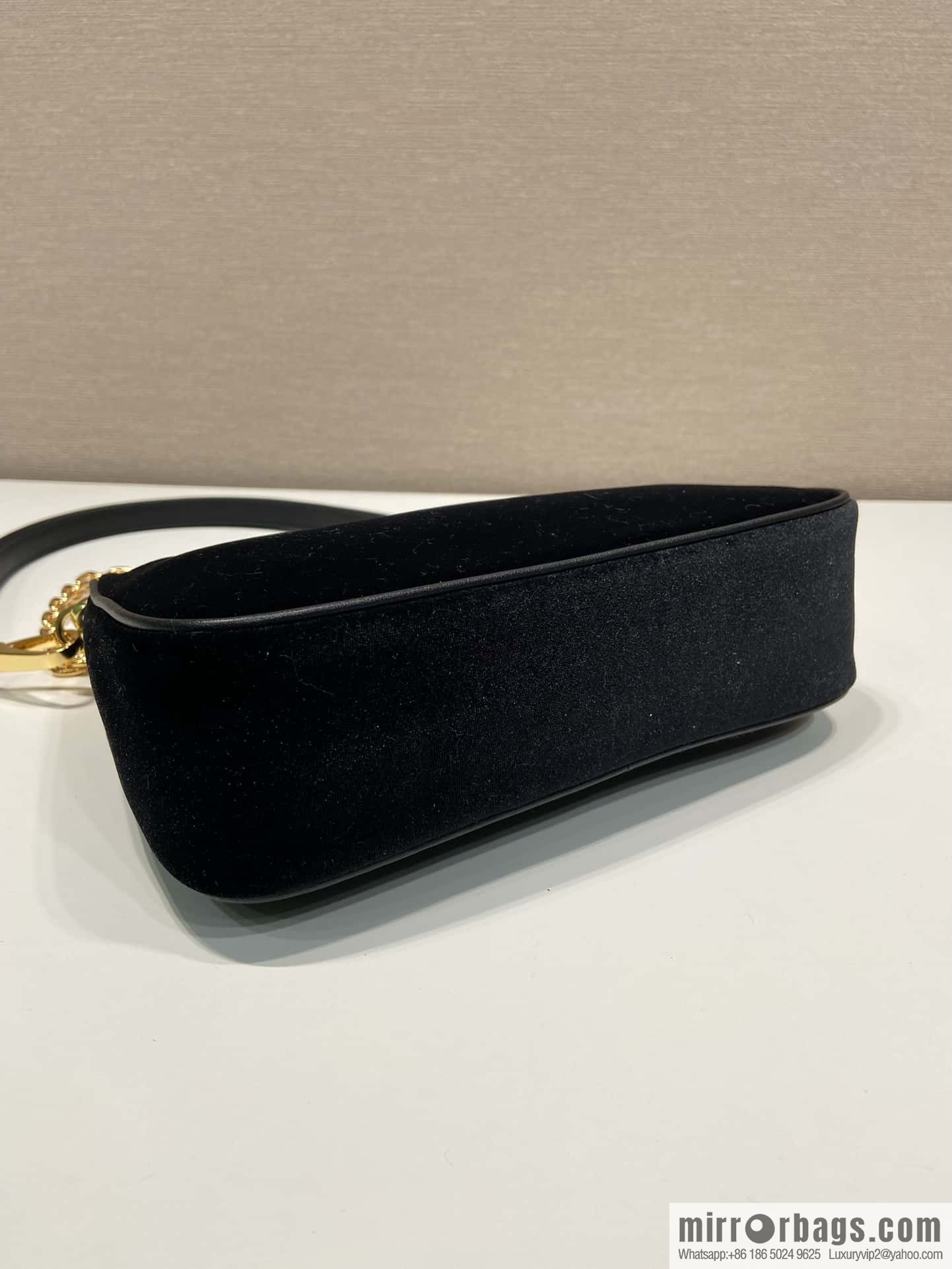 PRADA Velvet Hobo 🎉 1 BC 204 Hand Carry/Underarm Bag/Crossbody Bag