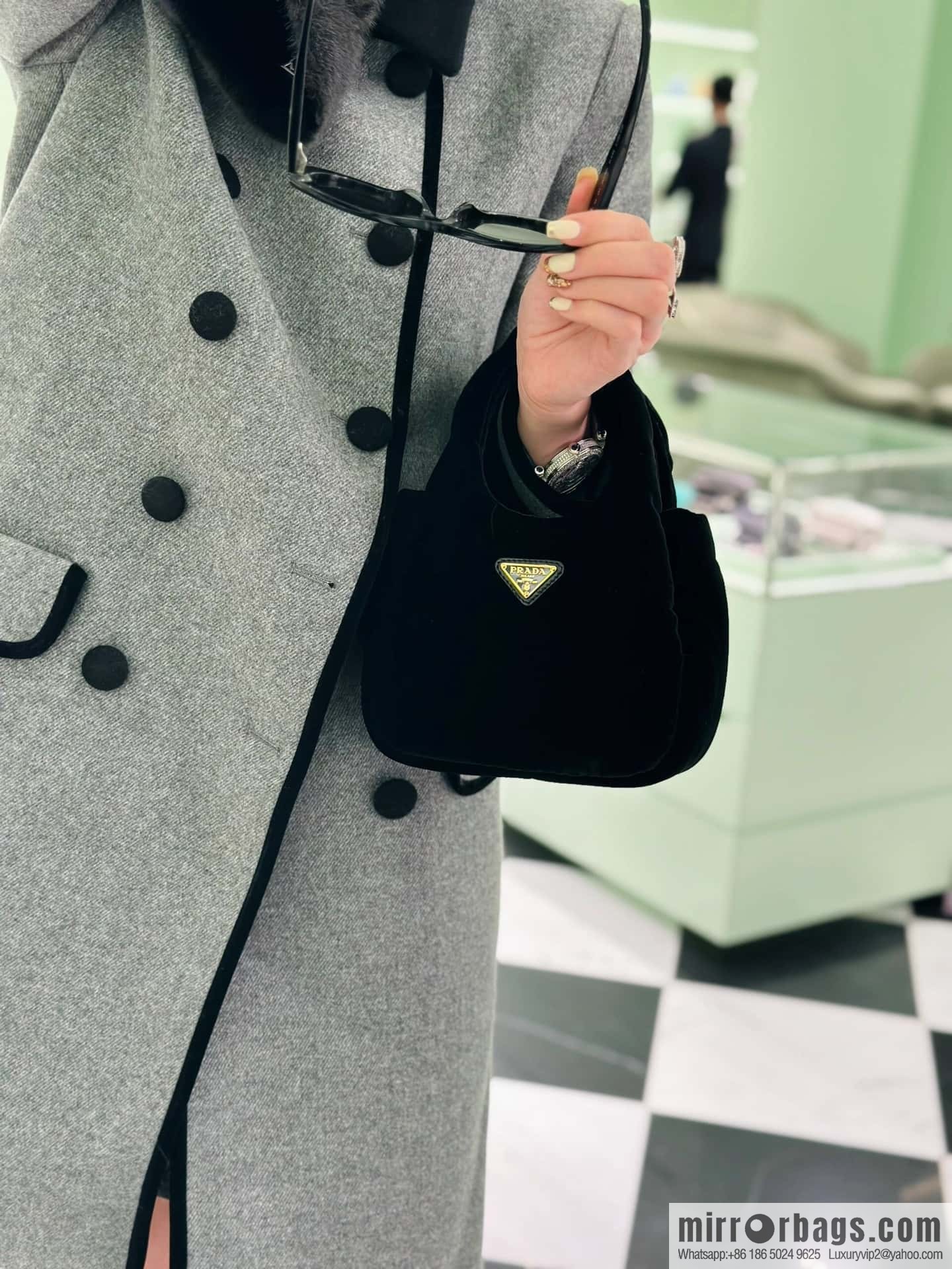 PRADA Velvet bucket bag 🎉 1BA349
