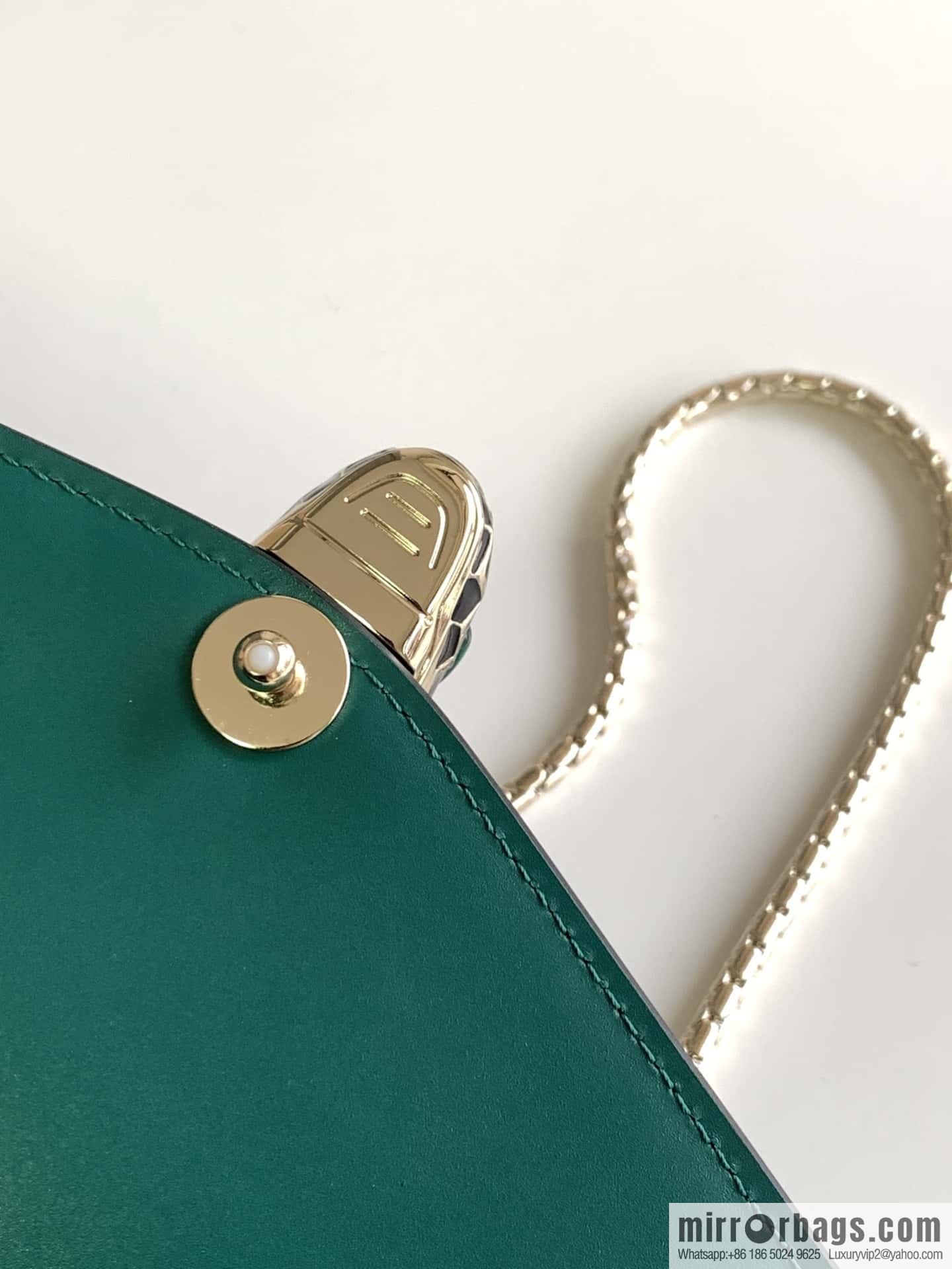 BVLGARI Bulgari crossbody bag 290323 emerald 25CM