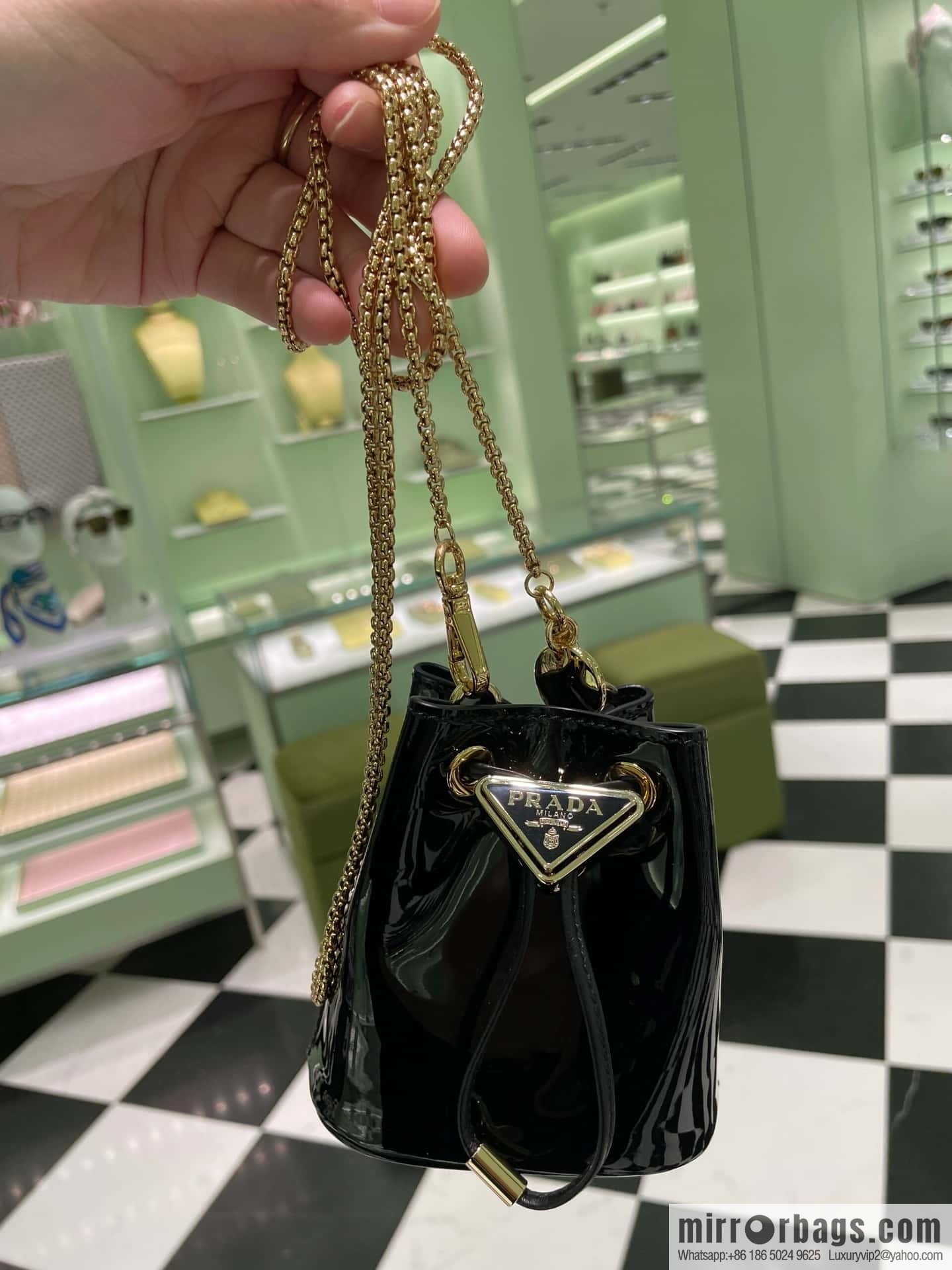 PRADA patent leather bucket 🎉 1NR016 black
