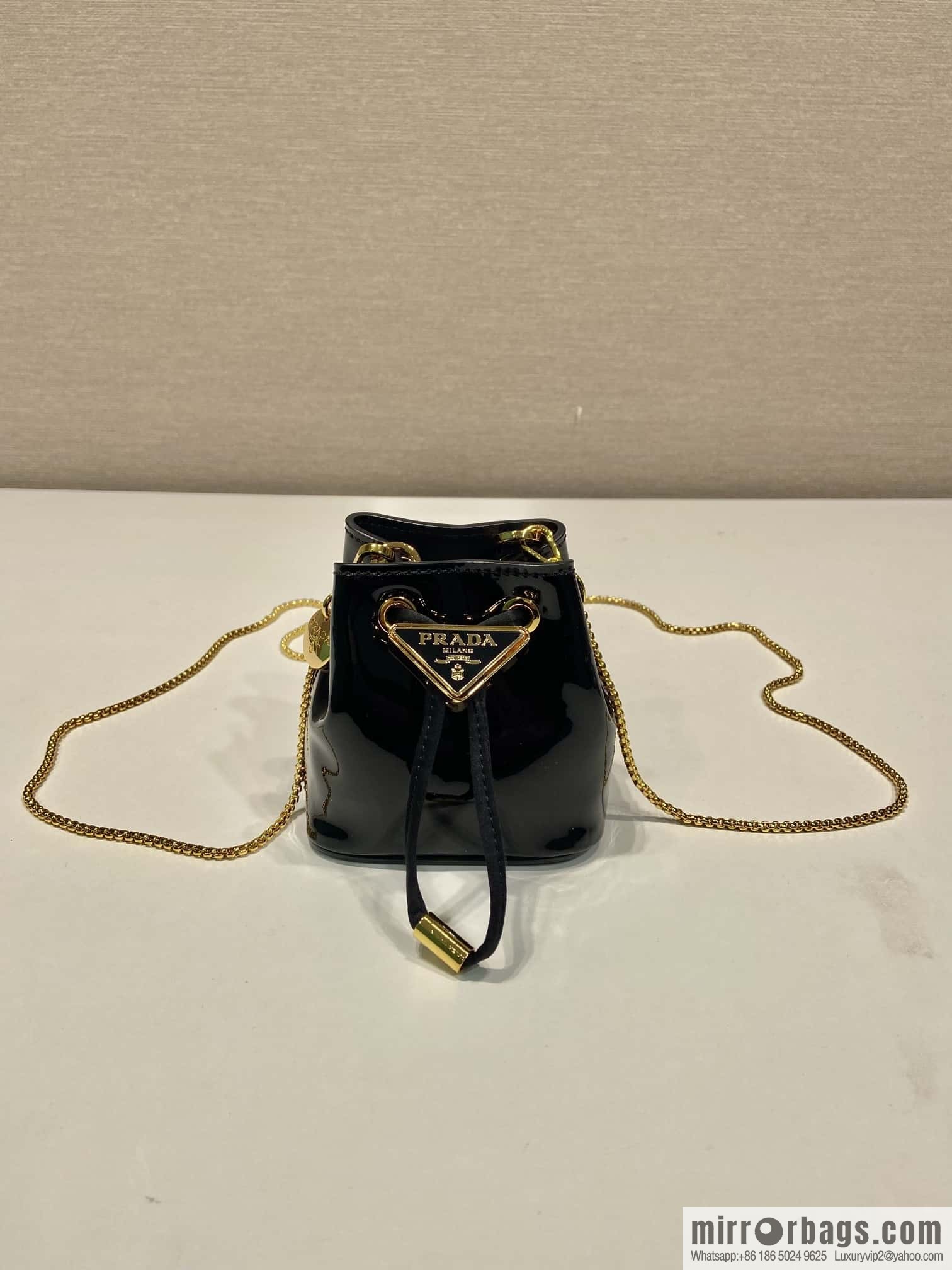 PRADA patent leather bucket 🎉 1NR016 black