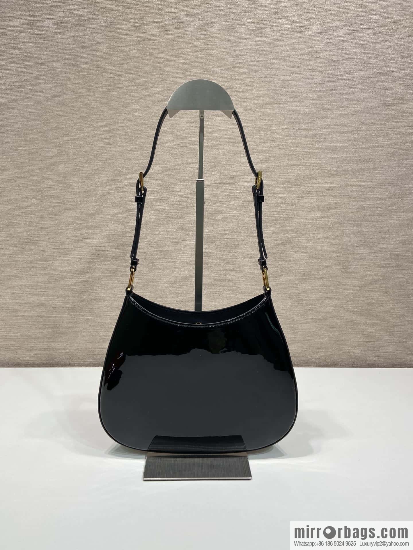 PRADA patent leather armpit bag 🎉🎉 1BC169 black