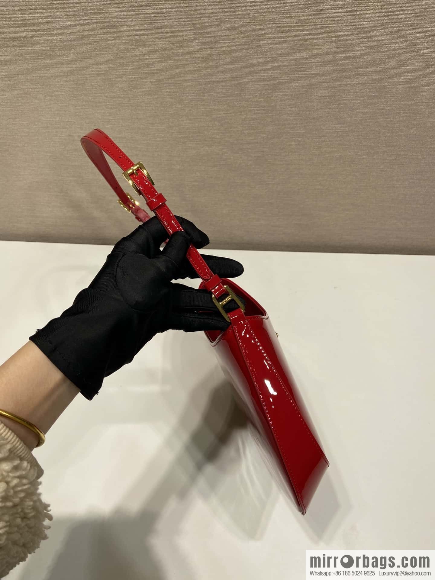 PRADA patent leather armpit bag 🎉🎉 1BC169 big red
