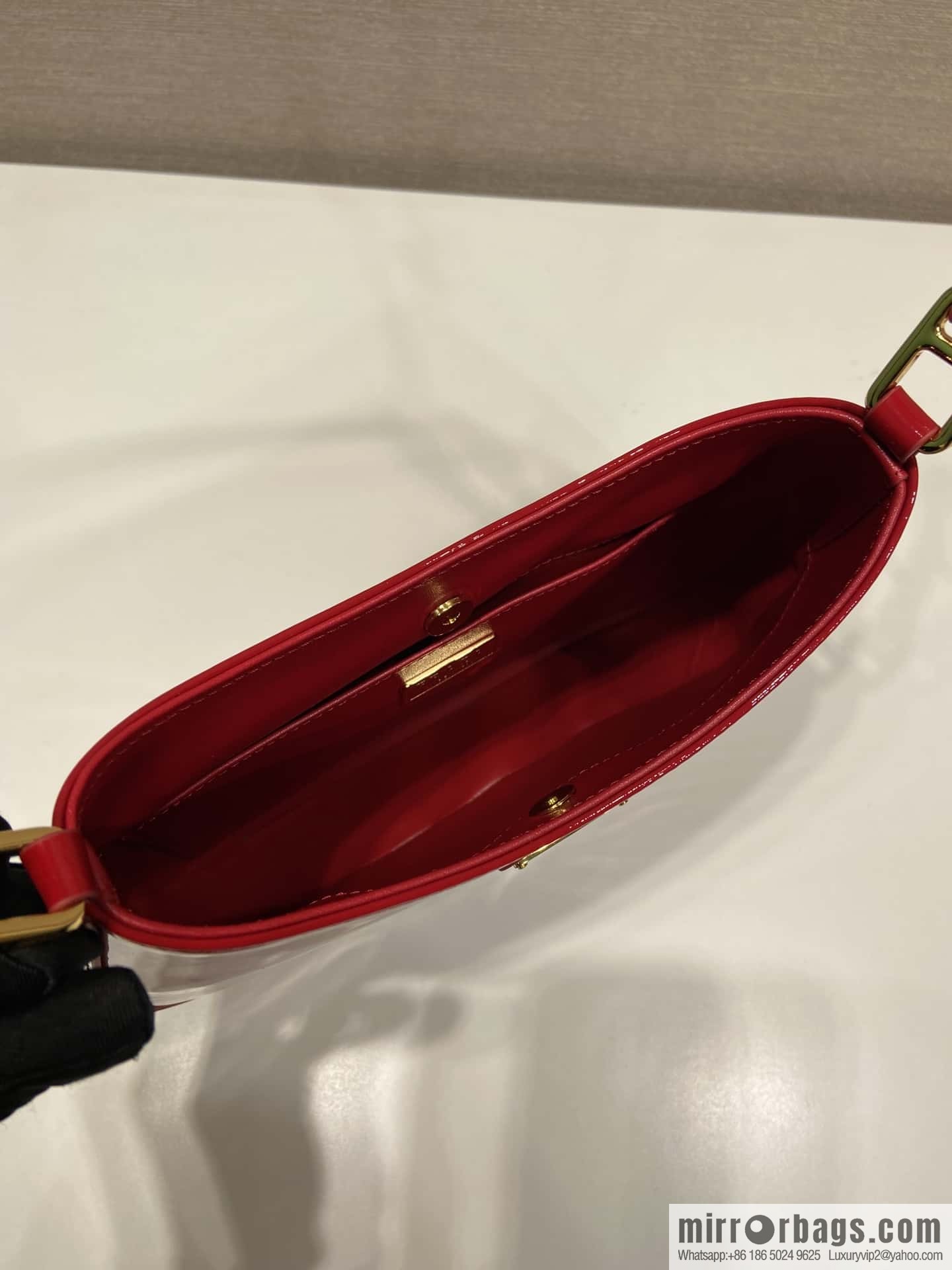 PRADA patent leather armpit bag 🎉🎉 1BC169 big red