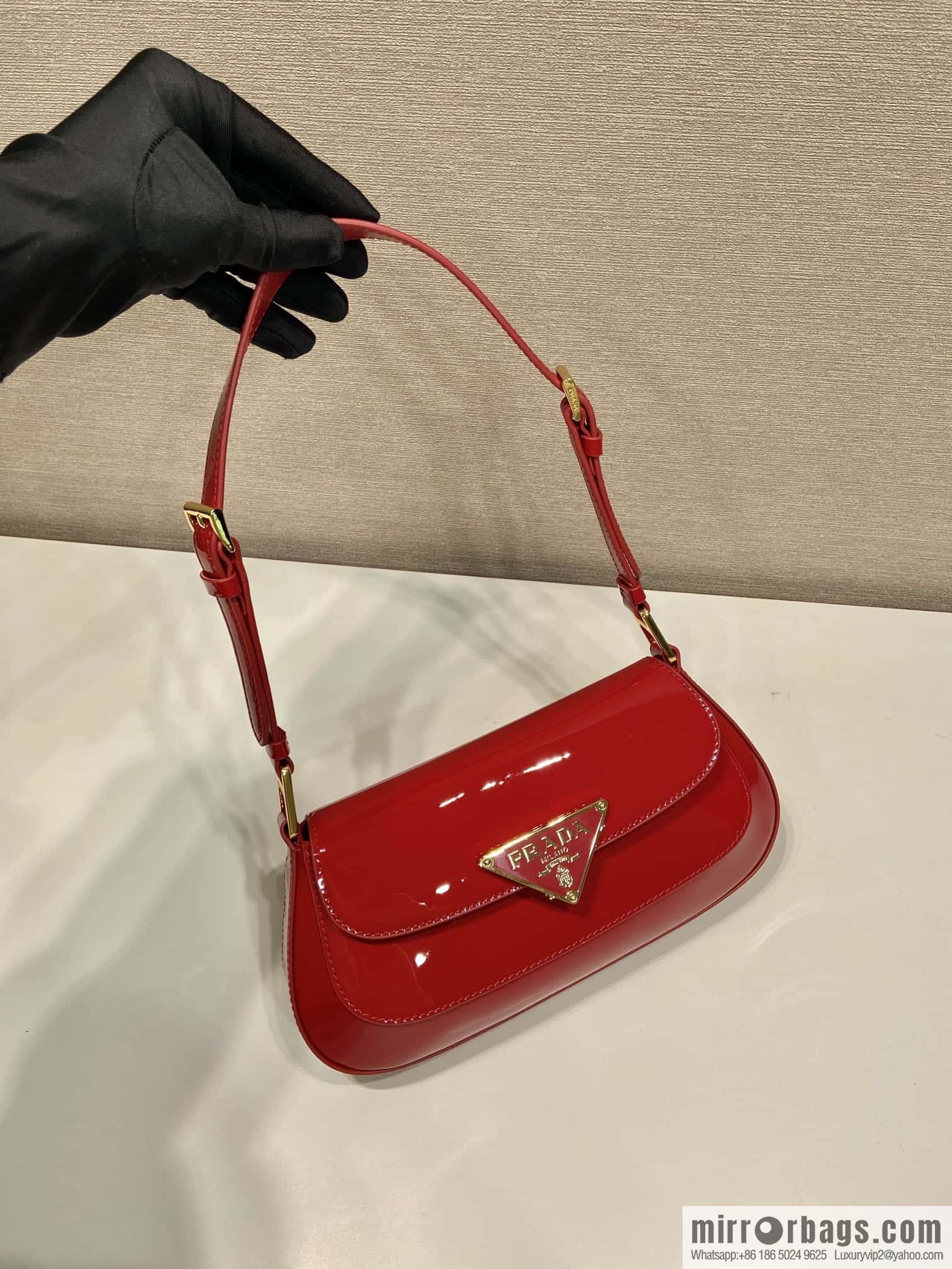 PRADA patent leather armpit bag 🎉 1BD345 big red