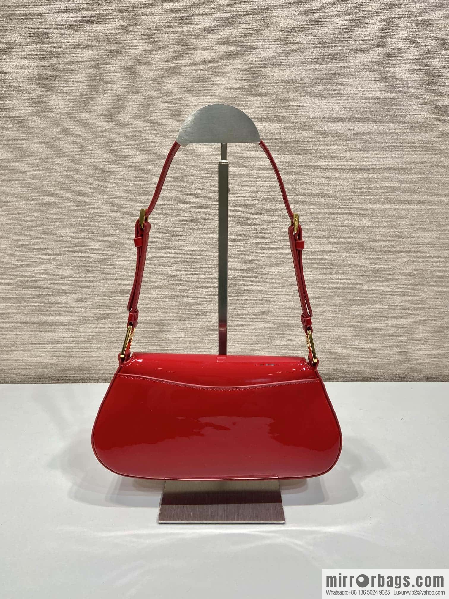 PRADA patent leather armpit bag 🎉 1BD345 big red