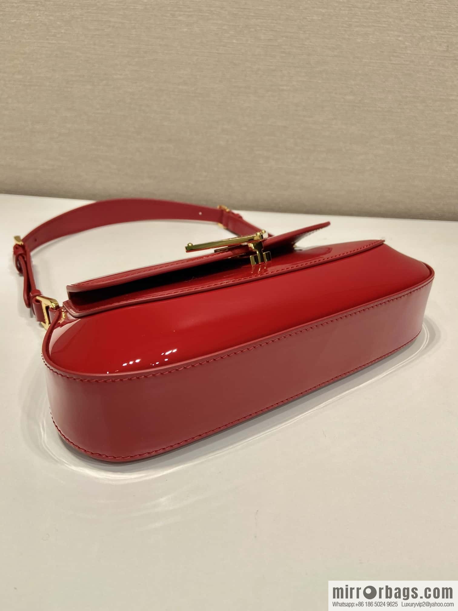 PRADA patent leather armpit bag 🎉 1BD345 big red