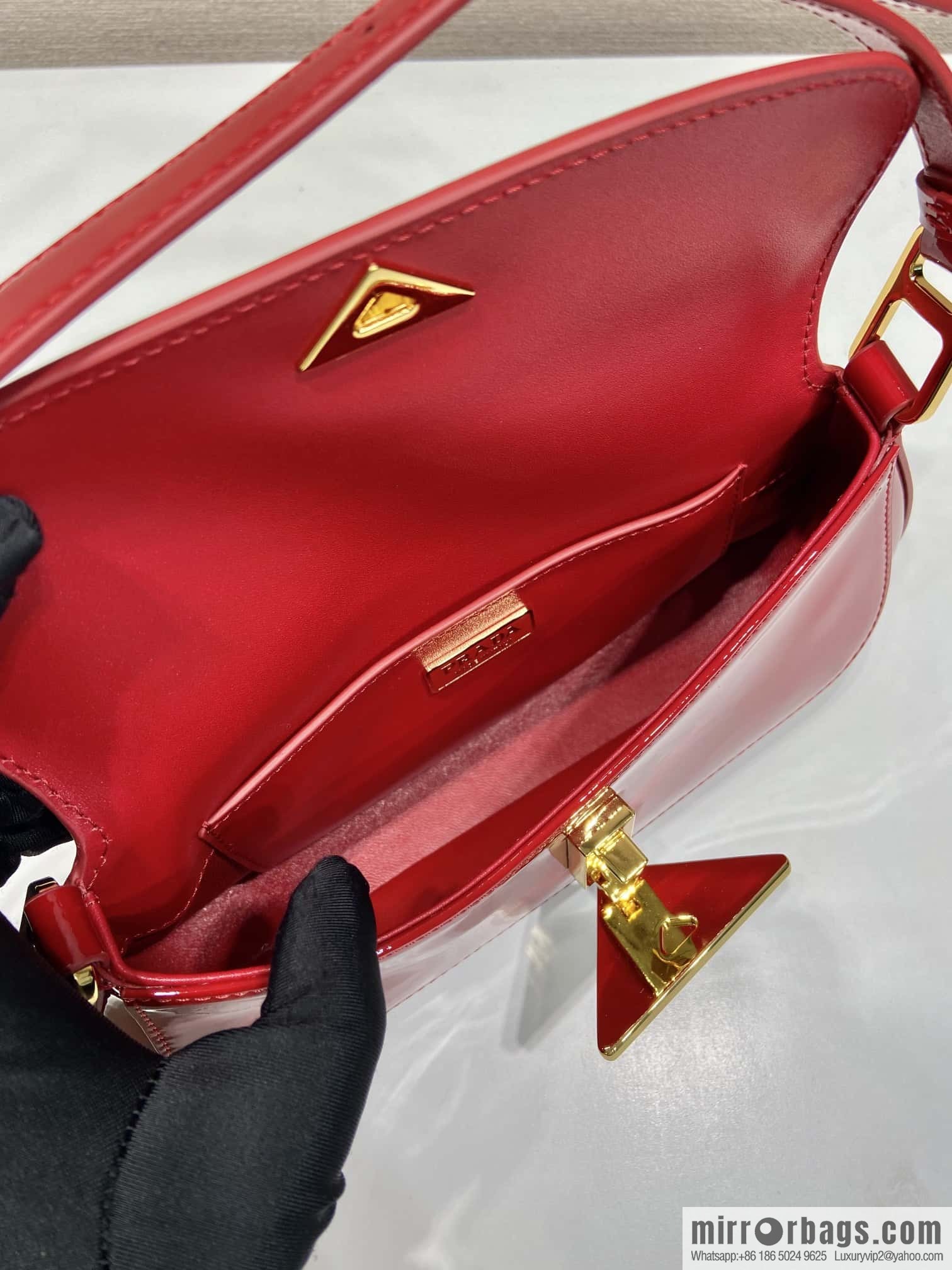 PRADA patent leather armpit bag 🎉 1BD345 big red