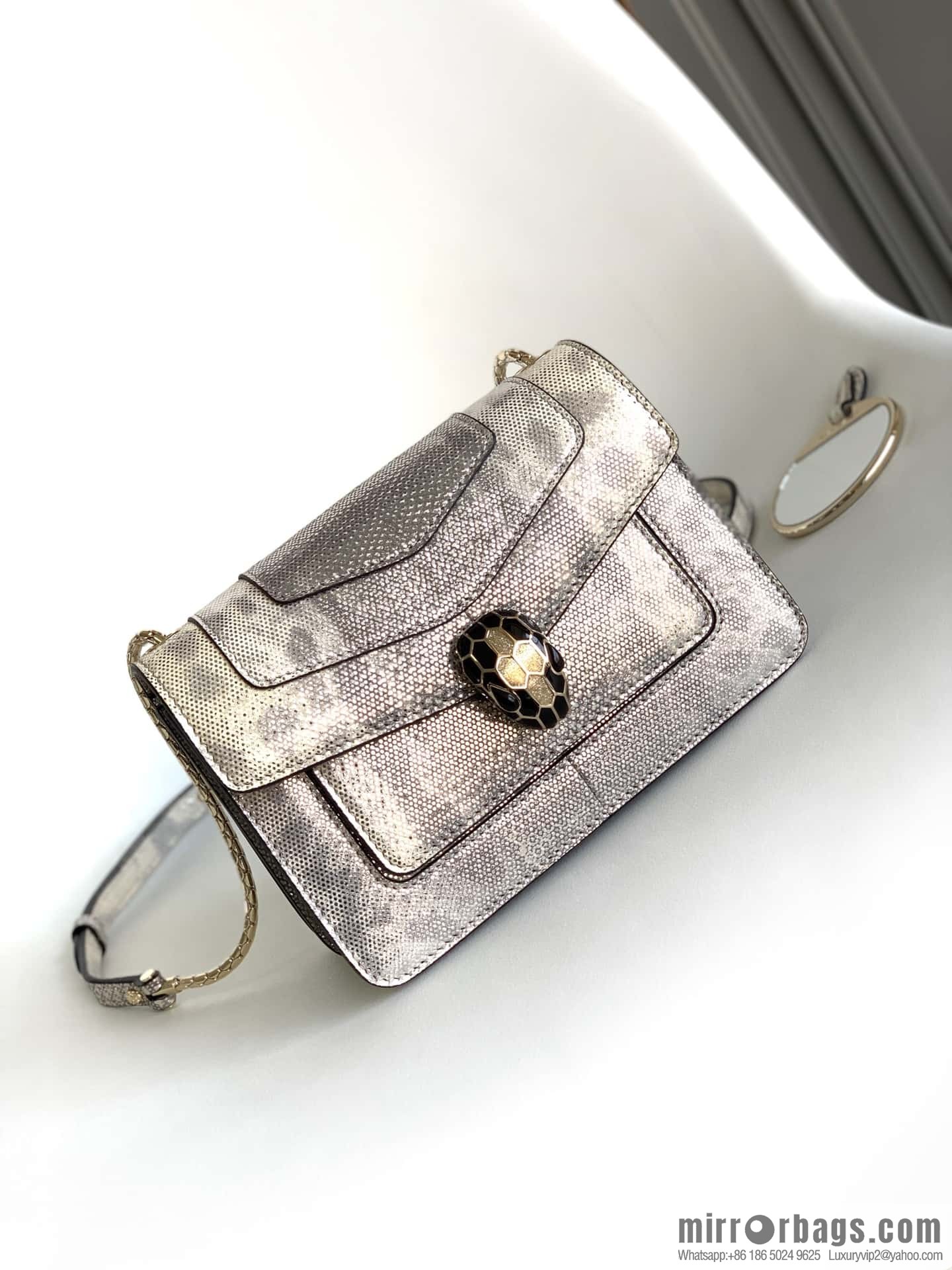 BVLGARI Bulgari Sprpenti Forever Water Snakeskin Inner Small sheepskin Oblique Span Bag 289672 Milk Protein Stone Metal Texture 19CM