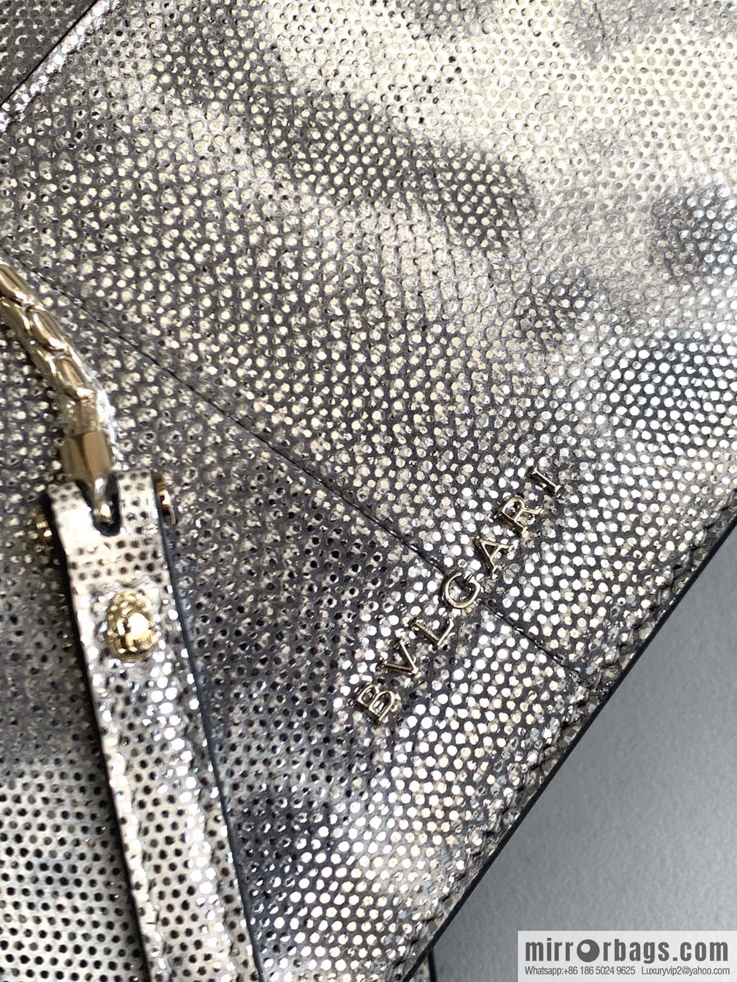 BVLGARI Bulgari Sprpenti Forever Water Snakeskin Inner Small sheepskin Oblique Span Bag 289672 Milk Protein Stone Metal Texture 19CM