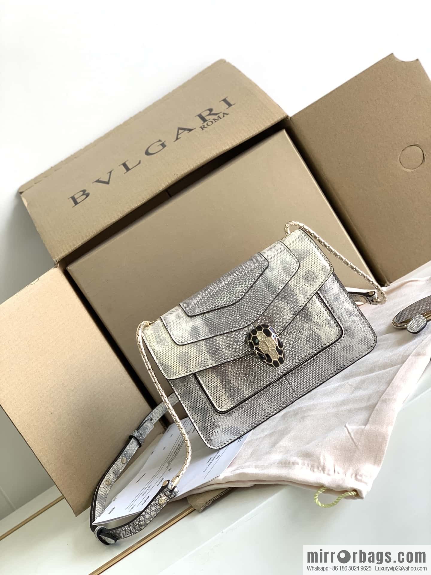 BVLGARI Bulgari Sprpenti Forever Water Snakeskin Inner Small sheepskin Oblique Span Bag 289672 Milk Protein Stone Metal Texture 19CM