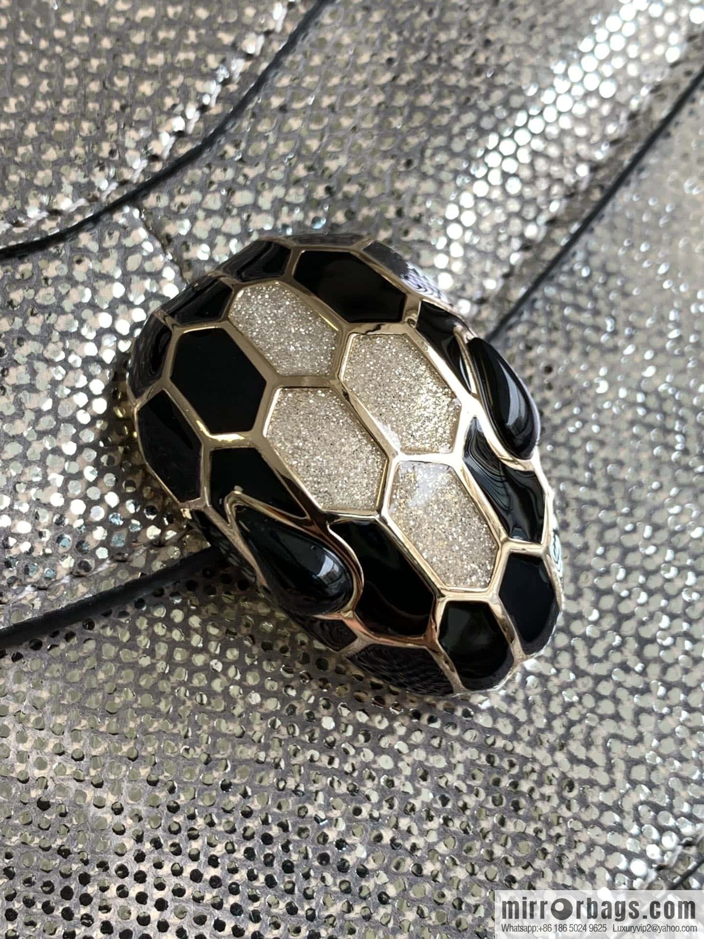 BVLGARI Bulgari Sprpenti Forever water snake skin inner small sheepskin tote bag 18CM 383292 Milk protein stone metal texture