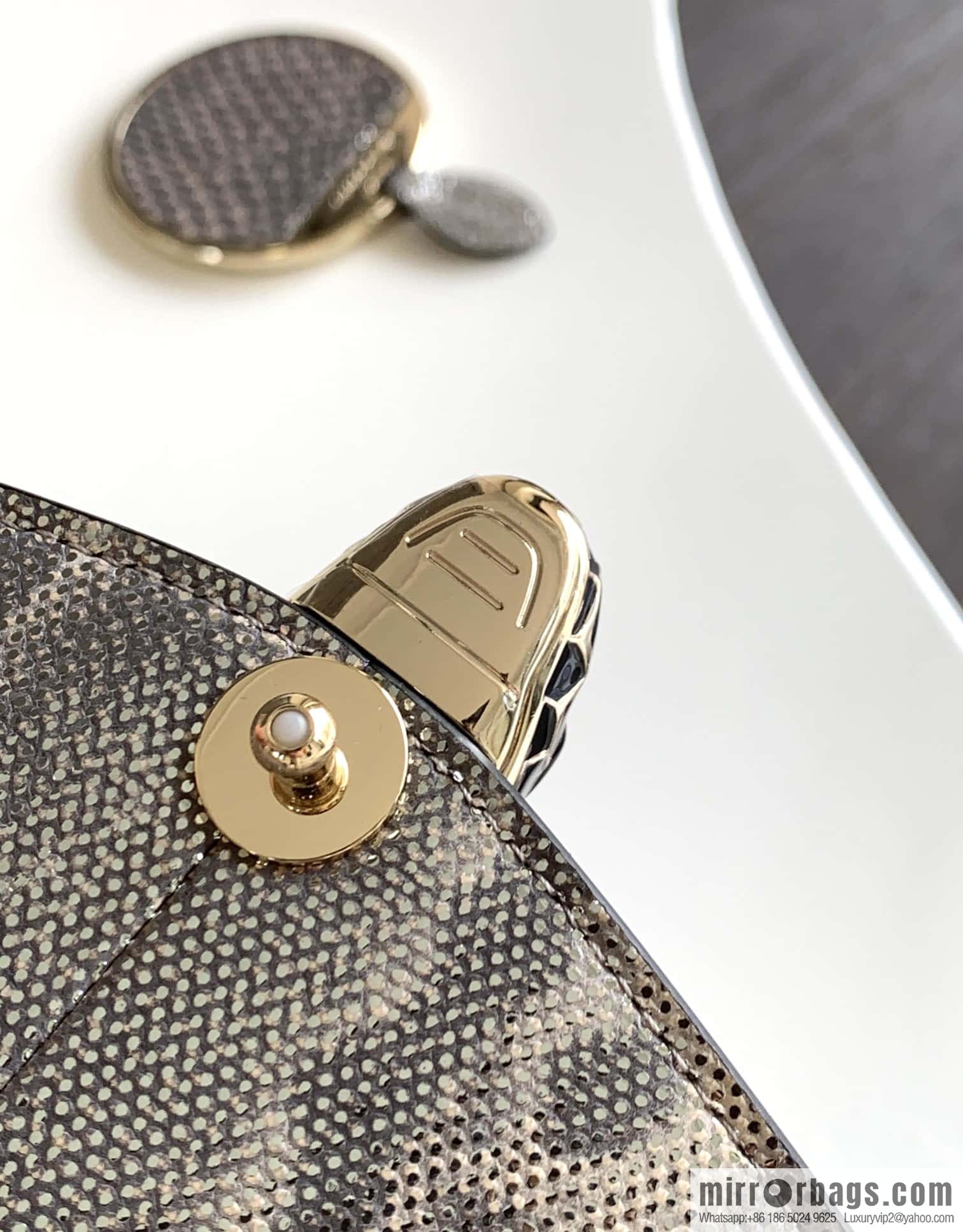 BVLGARI Bulgari Sprpenti Forever water snake skin inner small sheepskin tote bag 18CM 383292 Milk protein stone metal texture