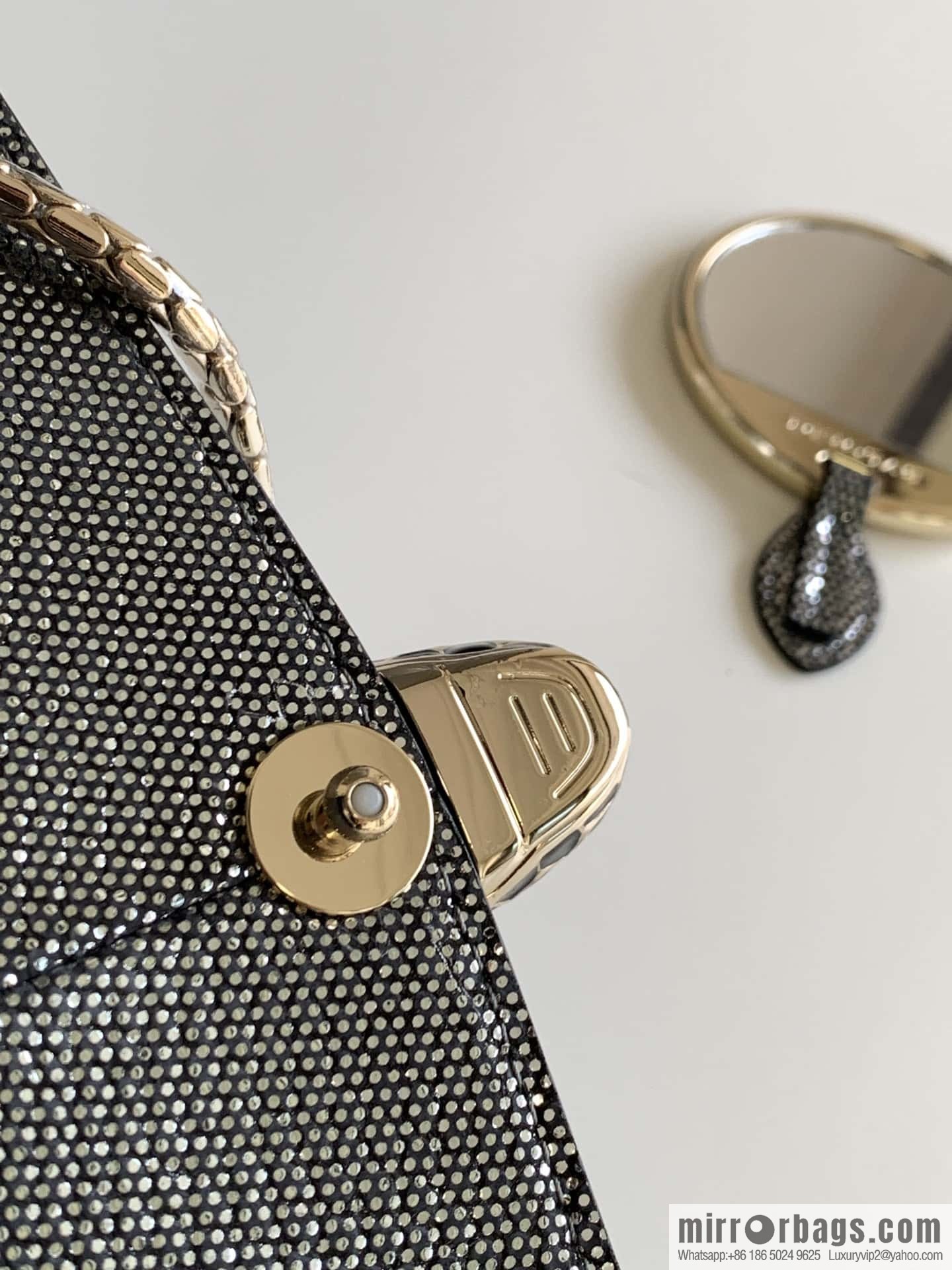BVLGARI Bulgari Sprpenti Forever charcoal ash metal texture water snake skin inner small sheepskin chain bag 27.5CM 383262