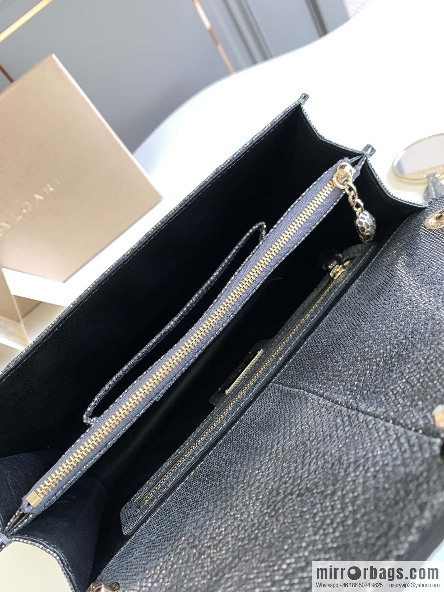 BVLGARI Bulgari Sprpenti Forever charcoal ash metal texture water snake skin inner small sheepskin chain bag 27.5CM 383262