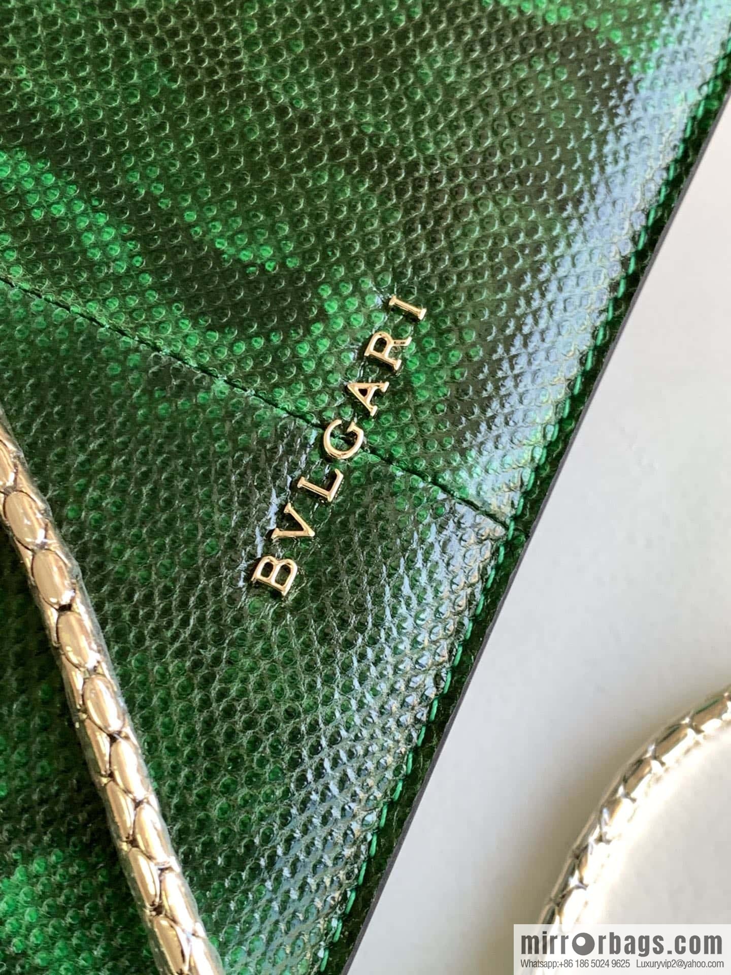 BVLGARI Bulgari Sprpenti Forever Green Grandmother Green Glossy Water Snakeskin chain bag 20CM 618792