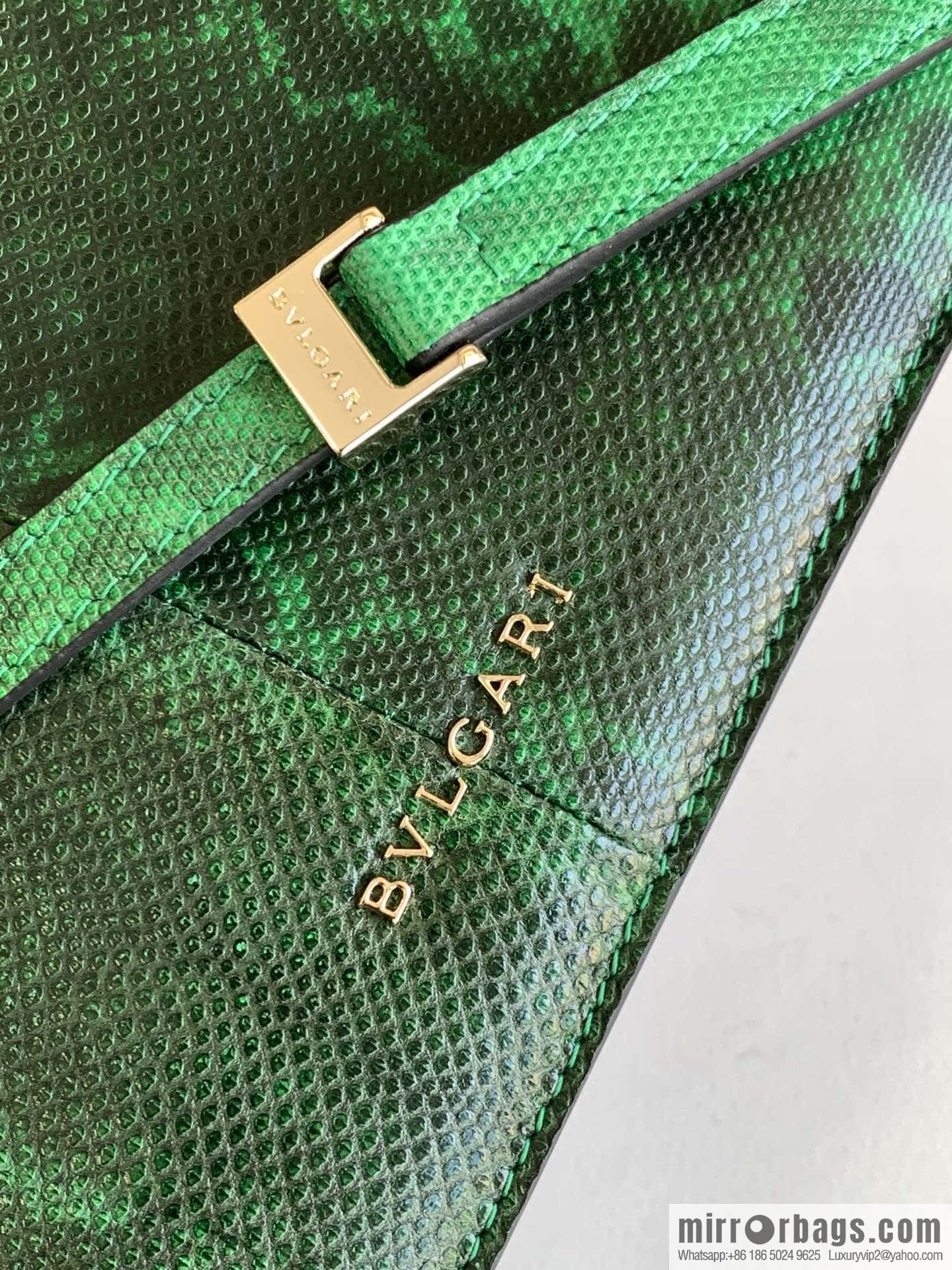 BVLGARI Bulgari bright green grandmother green glossy water snakeskin EAST-WEST series small shoulder bag 22CM 292103