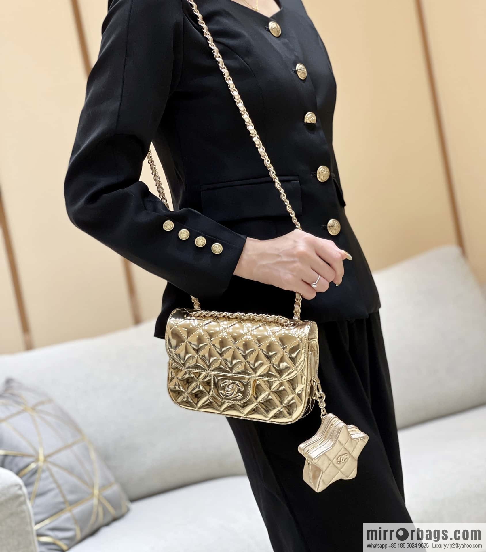 CHANEL 24C early spring vacation series CF patent leather cover bag AS4646 gold