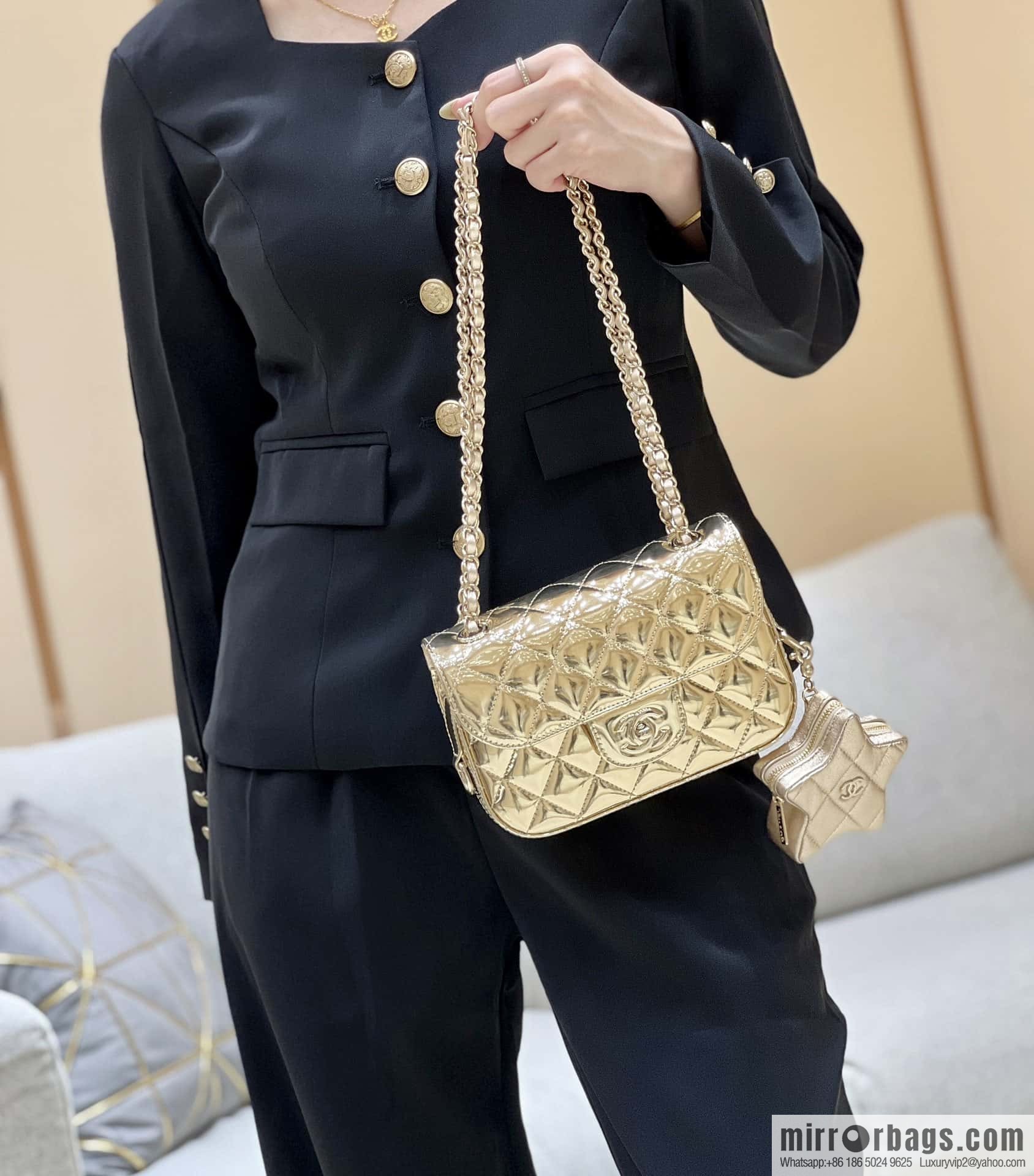 CHANEL 24C early spring vacation series CF patent leather cover bag AS4646 gold