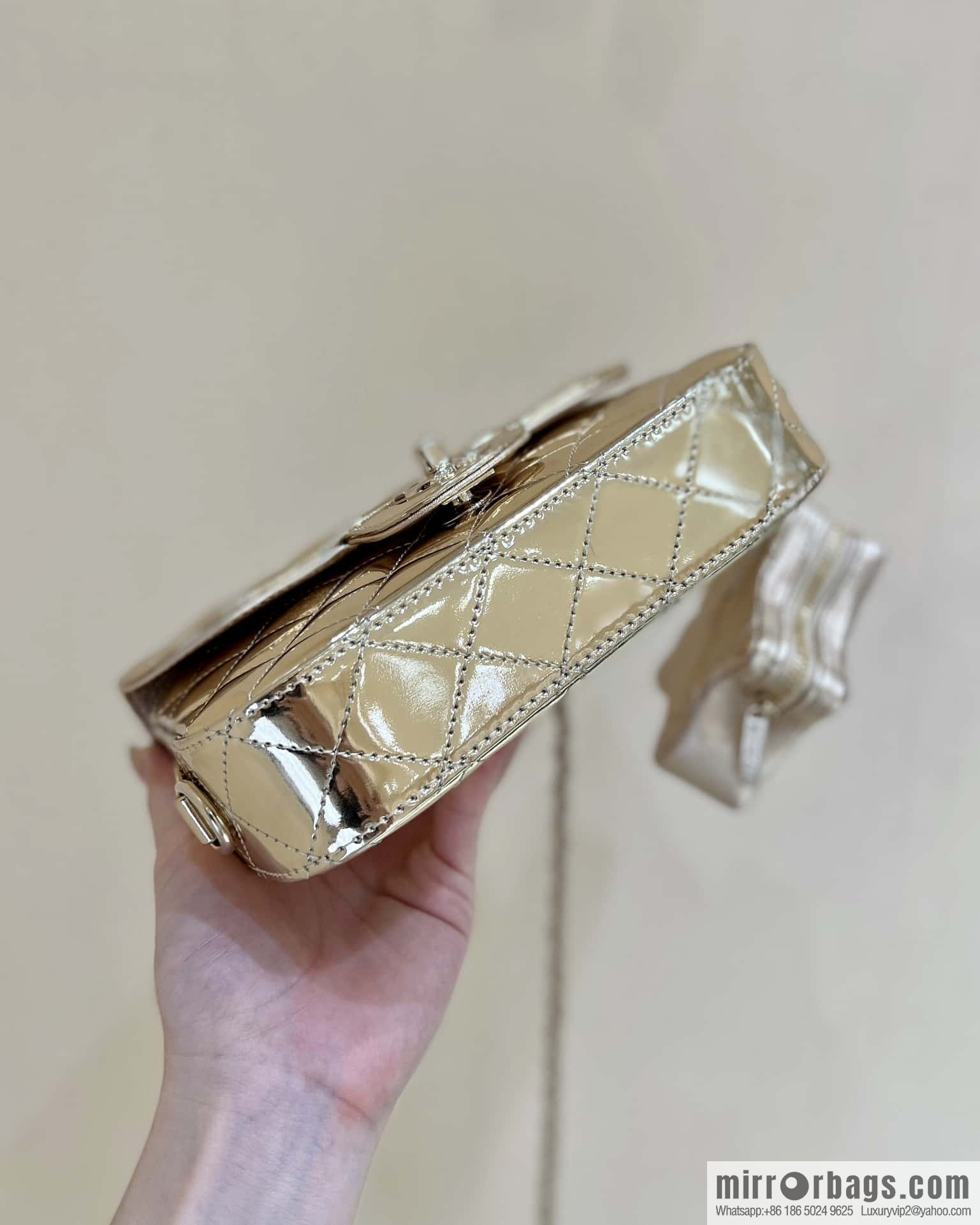 CHANEL 24C early spring vacation series CF patent leather cover bag AS4646 gold