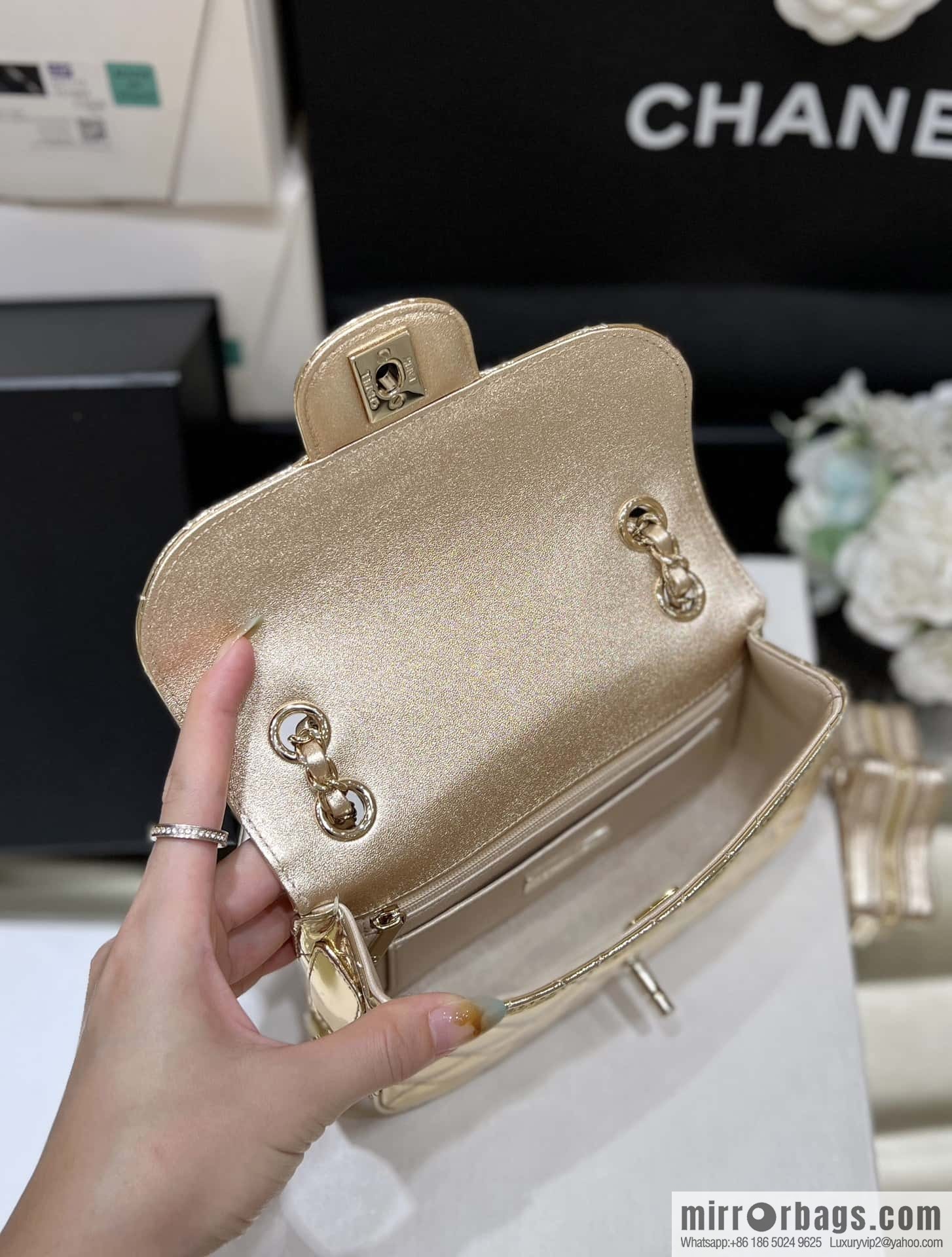 CHANEL 24C early spring vacation series CF patent leather cover bag AS4646 gold