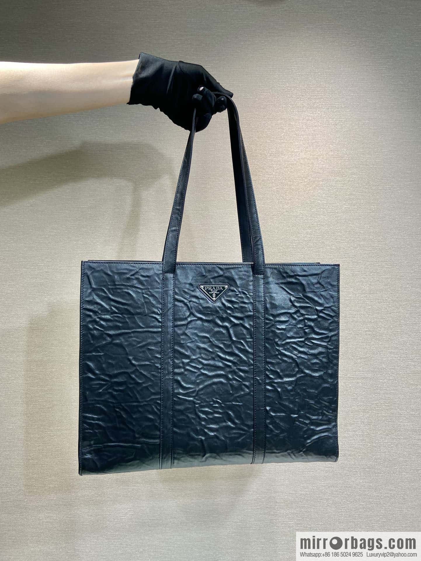 PRADA new tote bag 🎉 1BG460 black