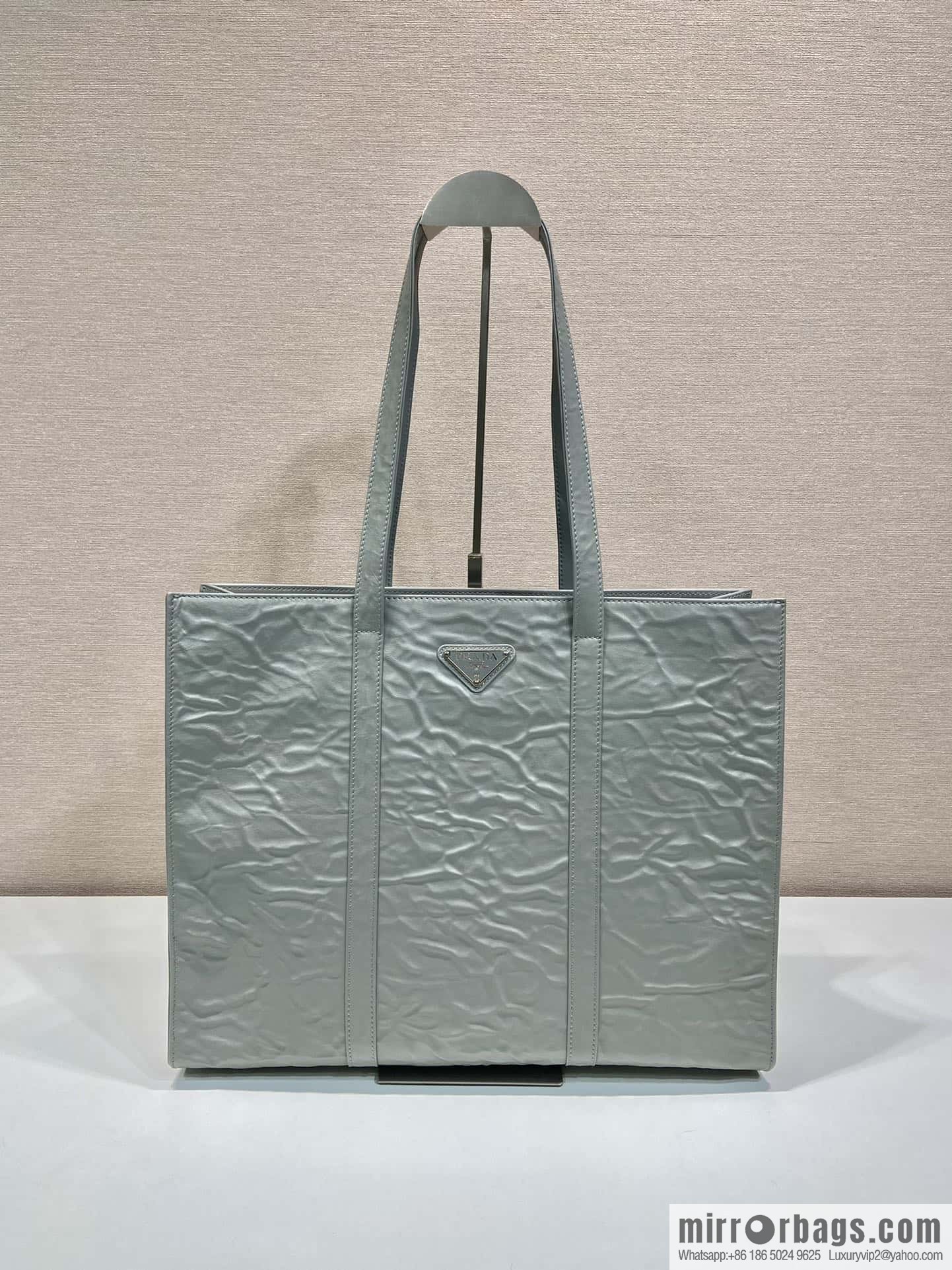 PRADA new tote bag 🎉 1BG460 grey