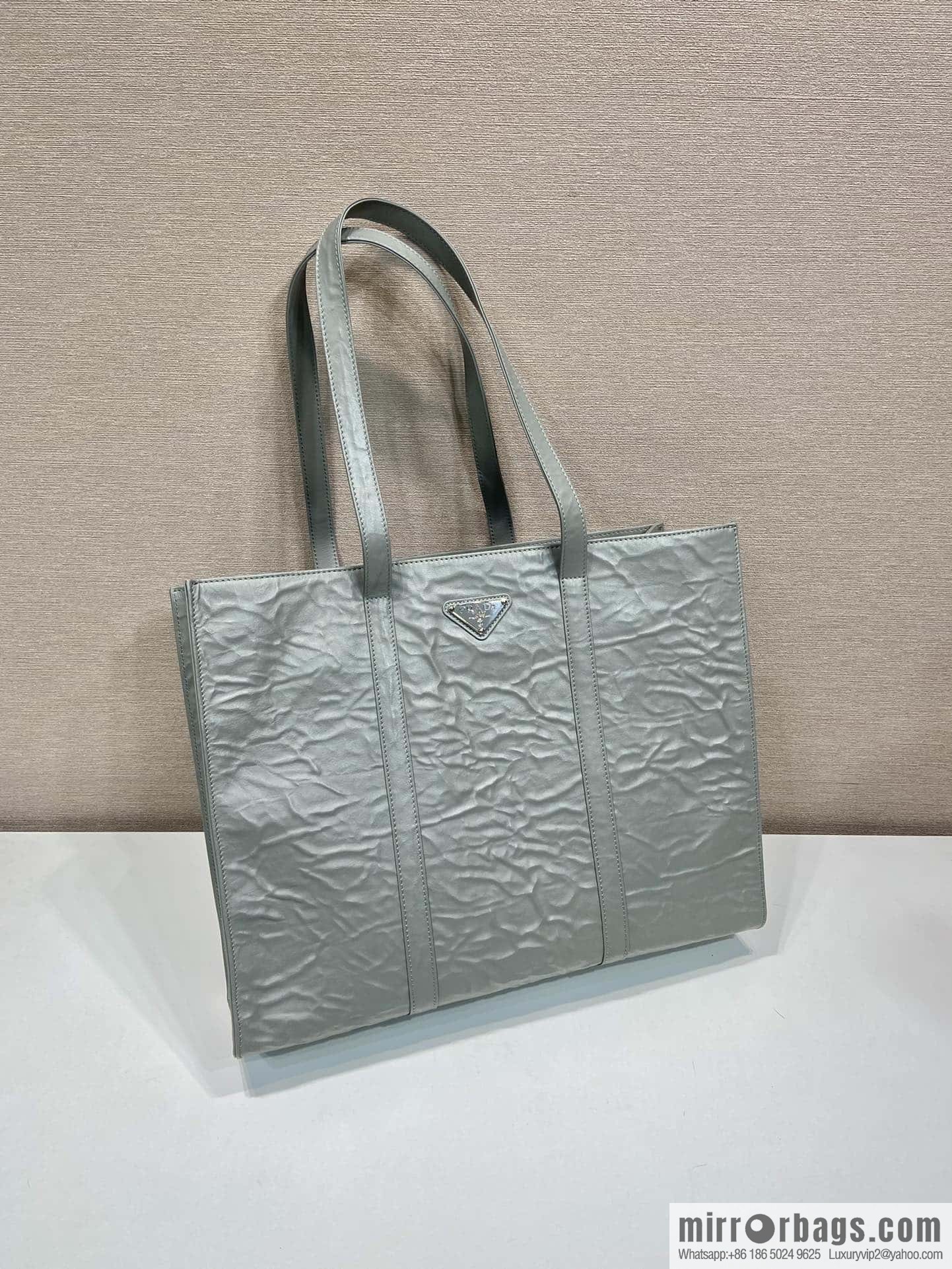 PRADA new tote bag 🎉 1BG460 grey