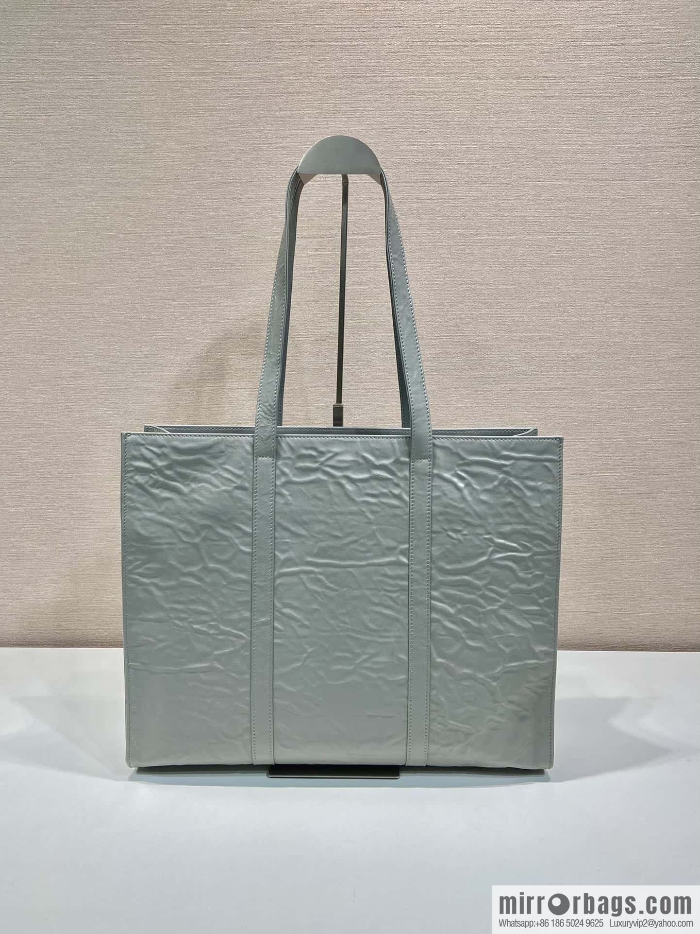 PRADA new tote bag 🎉 1BG460 grey