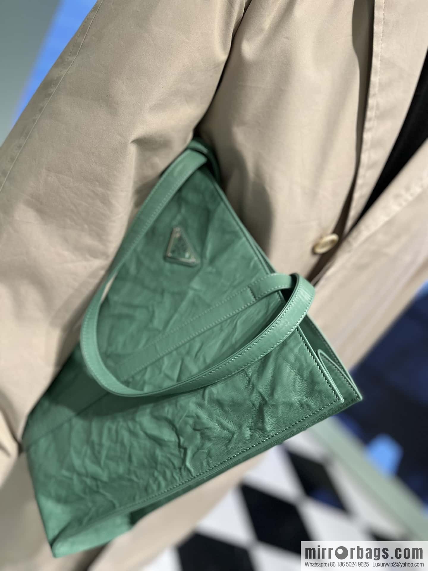 PRADA new tote bag 🎉 1BG460 green