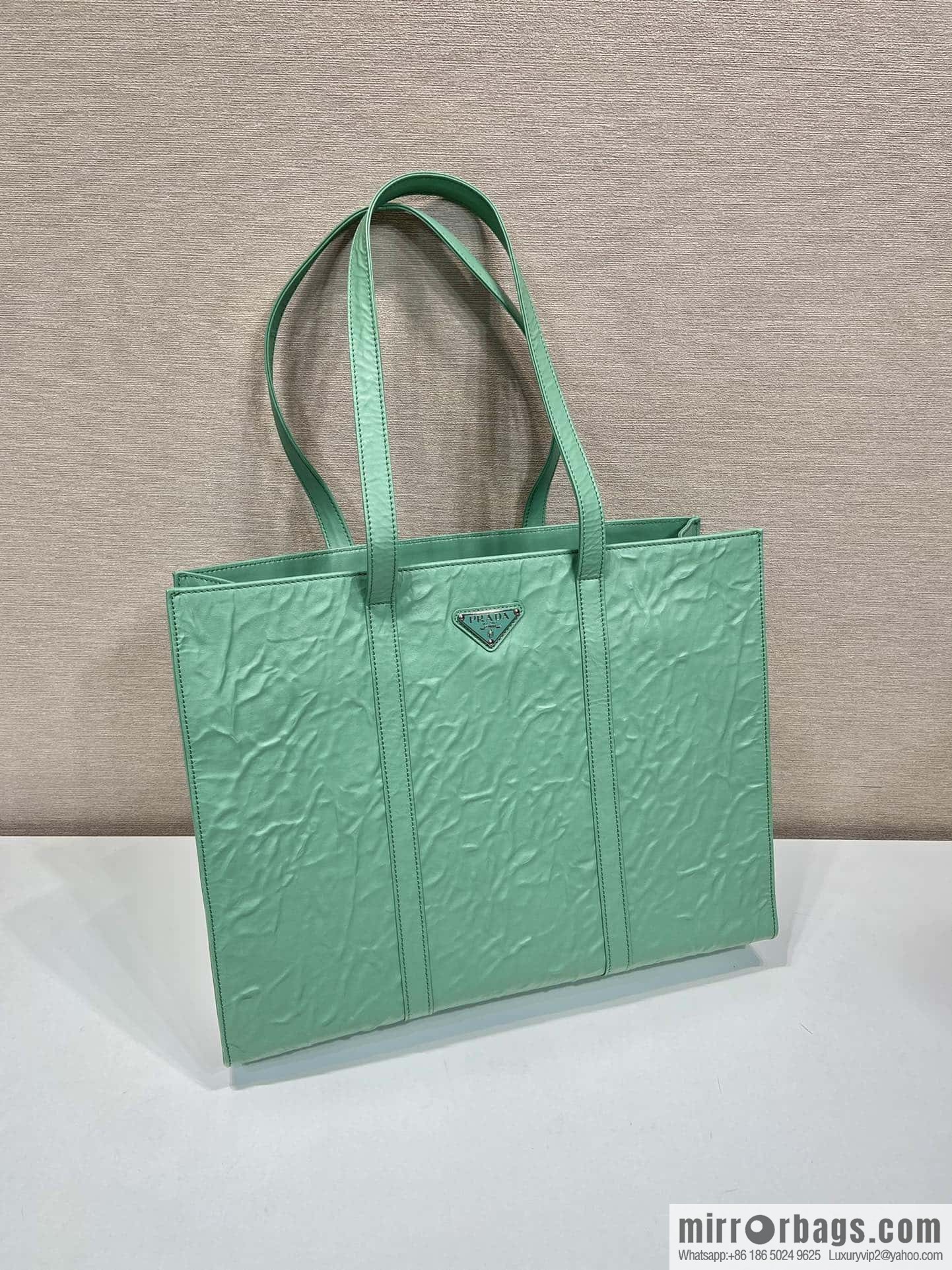 PRADA new tote bag 🎉 1BG460 green
