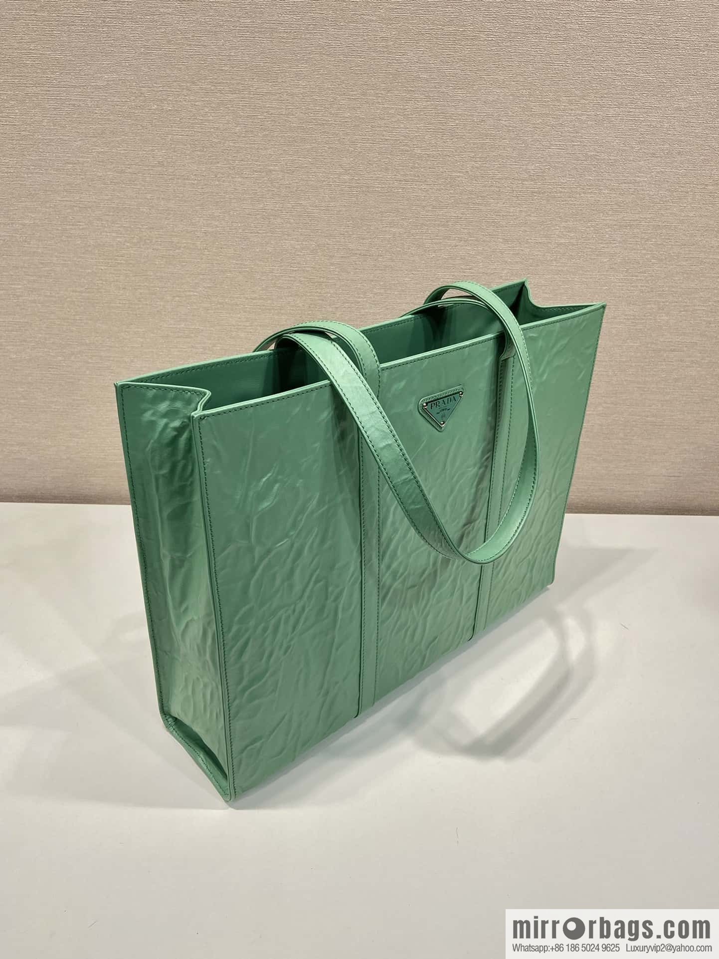 PRADA new tote bag 🎉 1BG460 green