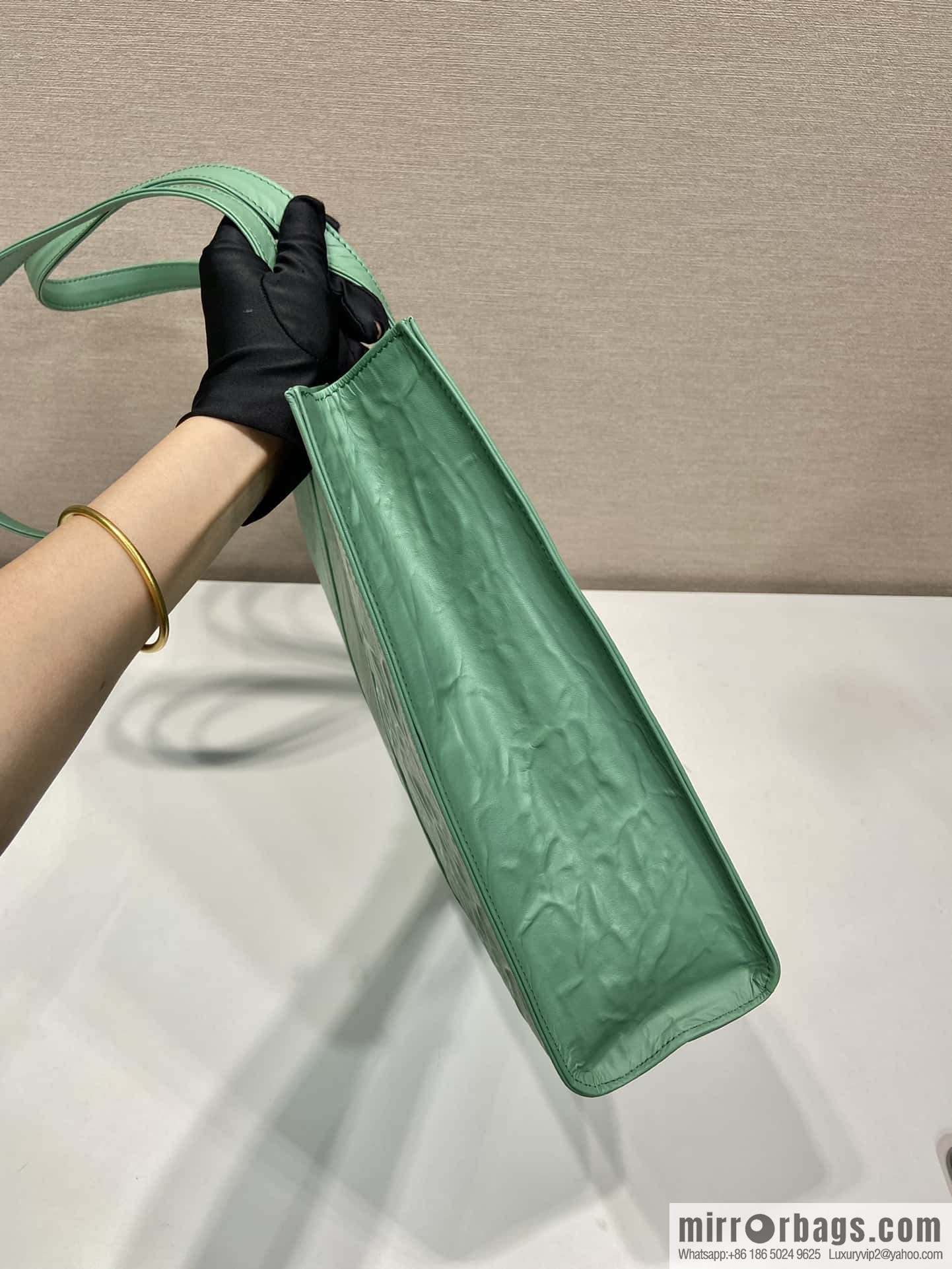 PRADA new tote bag 🎉 1BG460 green