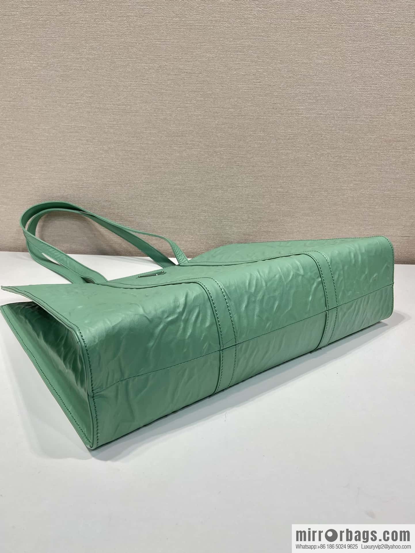 PRADA new tote bag 🎉 1BG460 green
