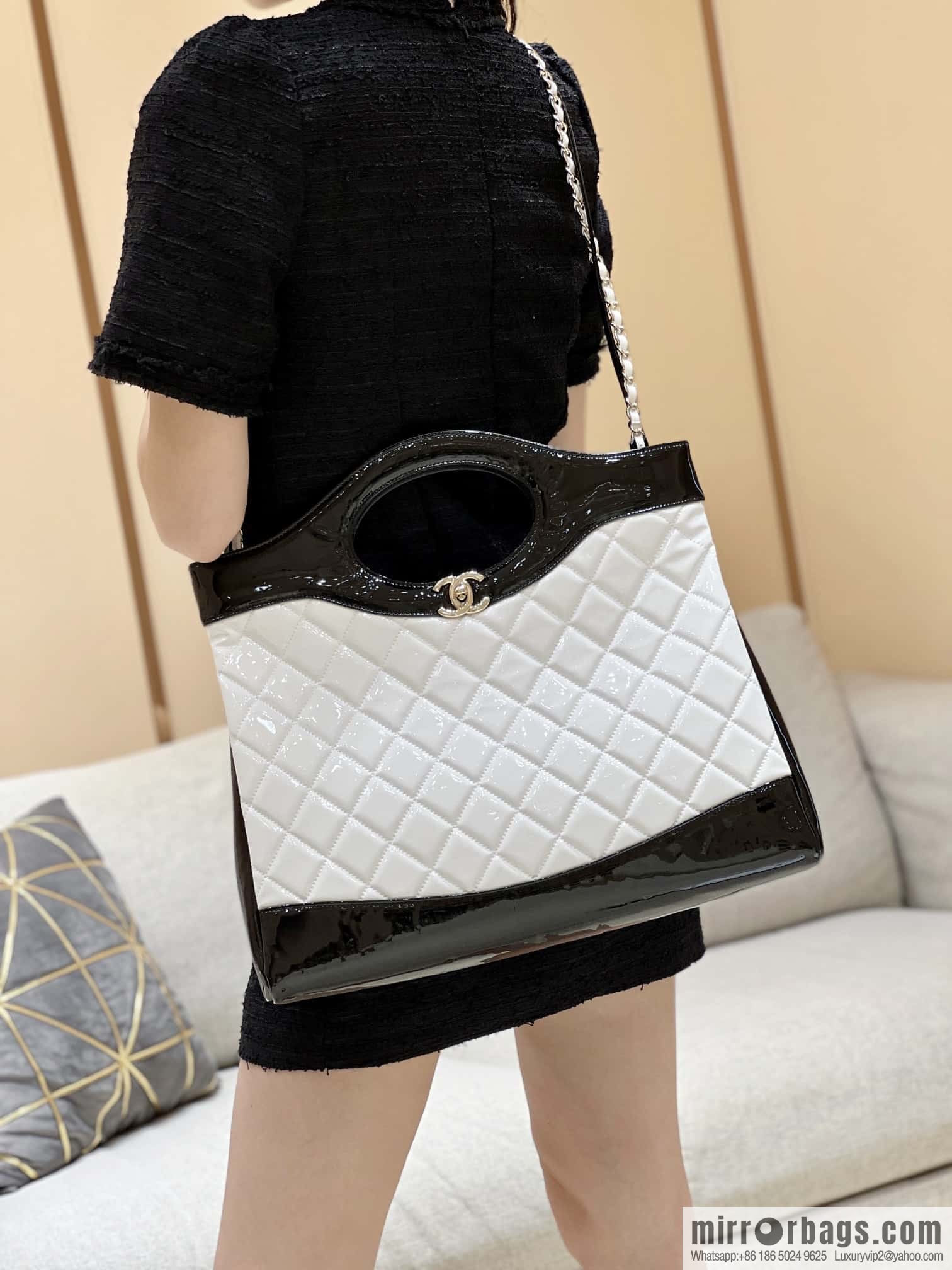 CHANEL 23A Advanced Handicraft Series 31bag Large AS1010 White