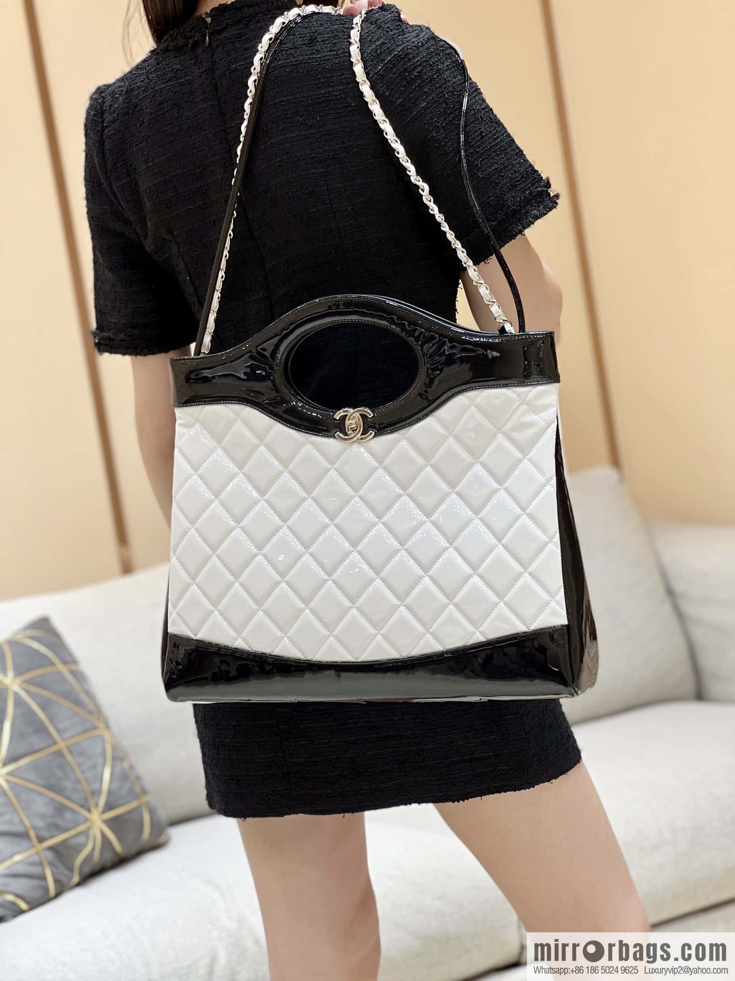 CHANEL 23A Advanced Handicraft Series 31bag Large AS1010 White