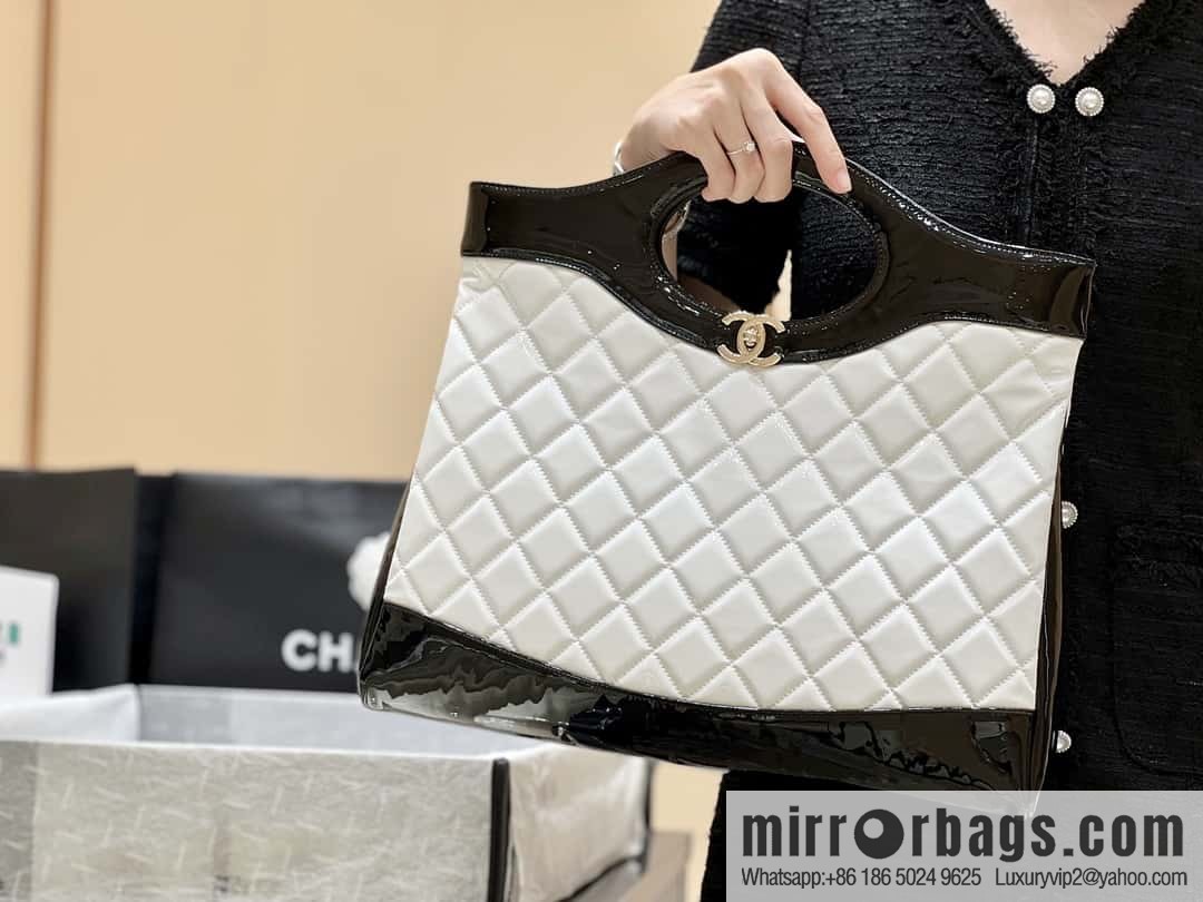 CHANEL 23A Advanced Handicraft Series 31bag Large AS1010 White