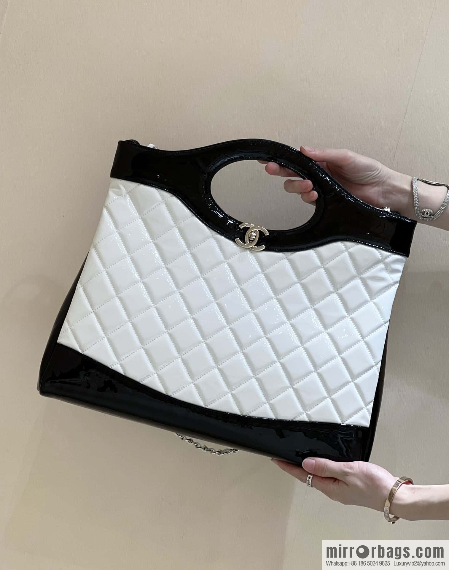 CHANEL 23A Advanced Handicraft Series 31bag Large AS1010 White