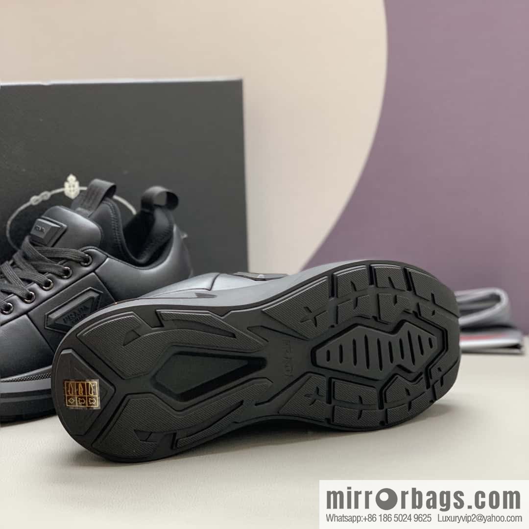PRADA tongue embossed logo letters, autumn and winter men's casual shoes
