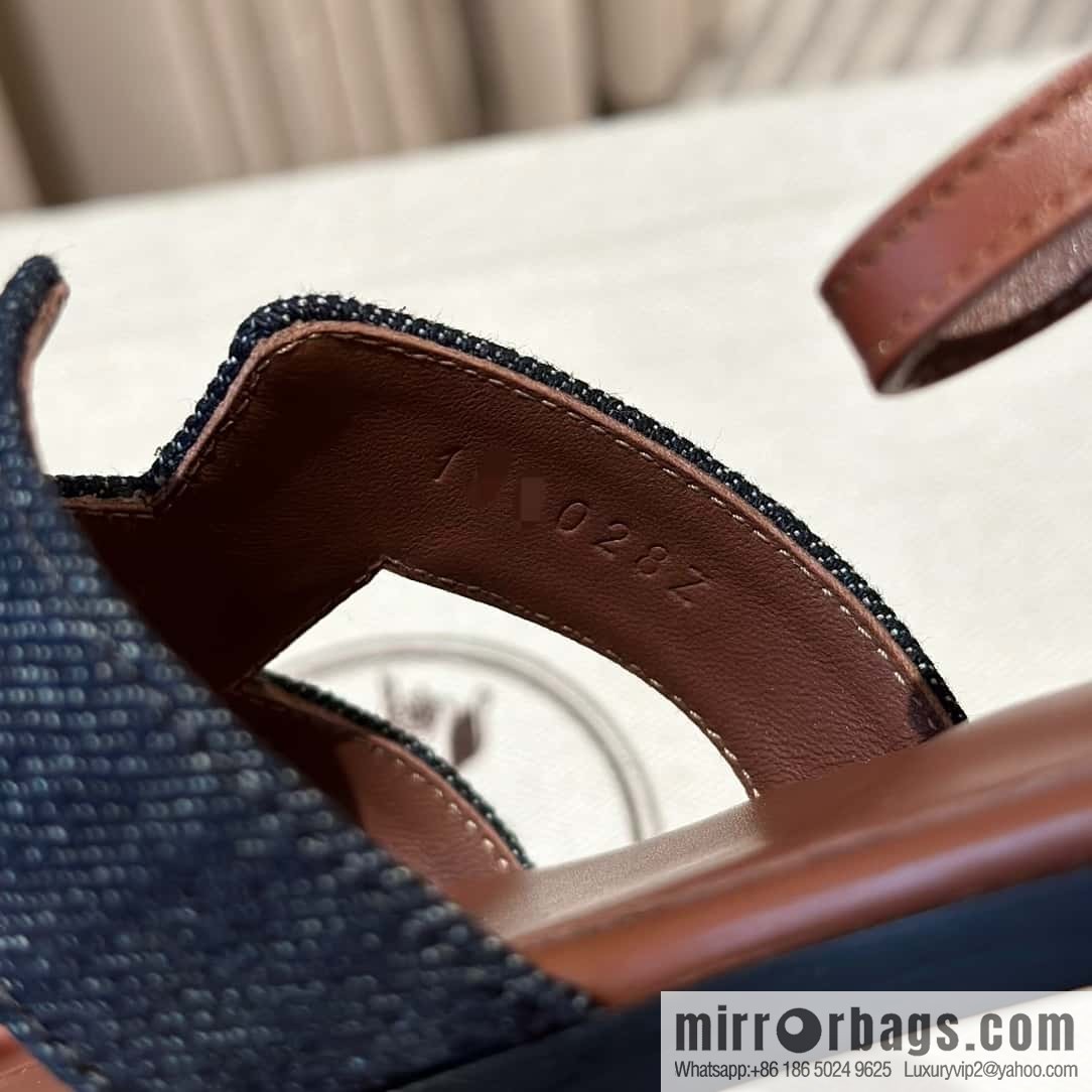 Hermès denim, new little sandals.