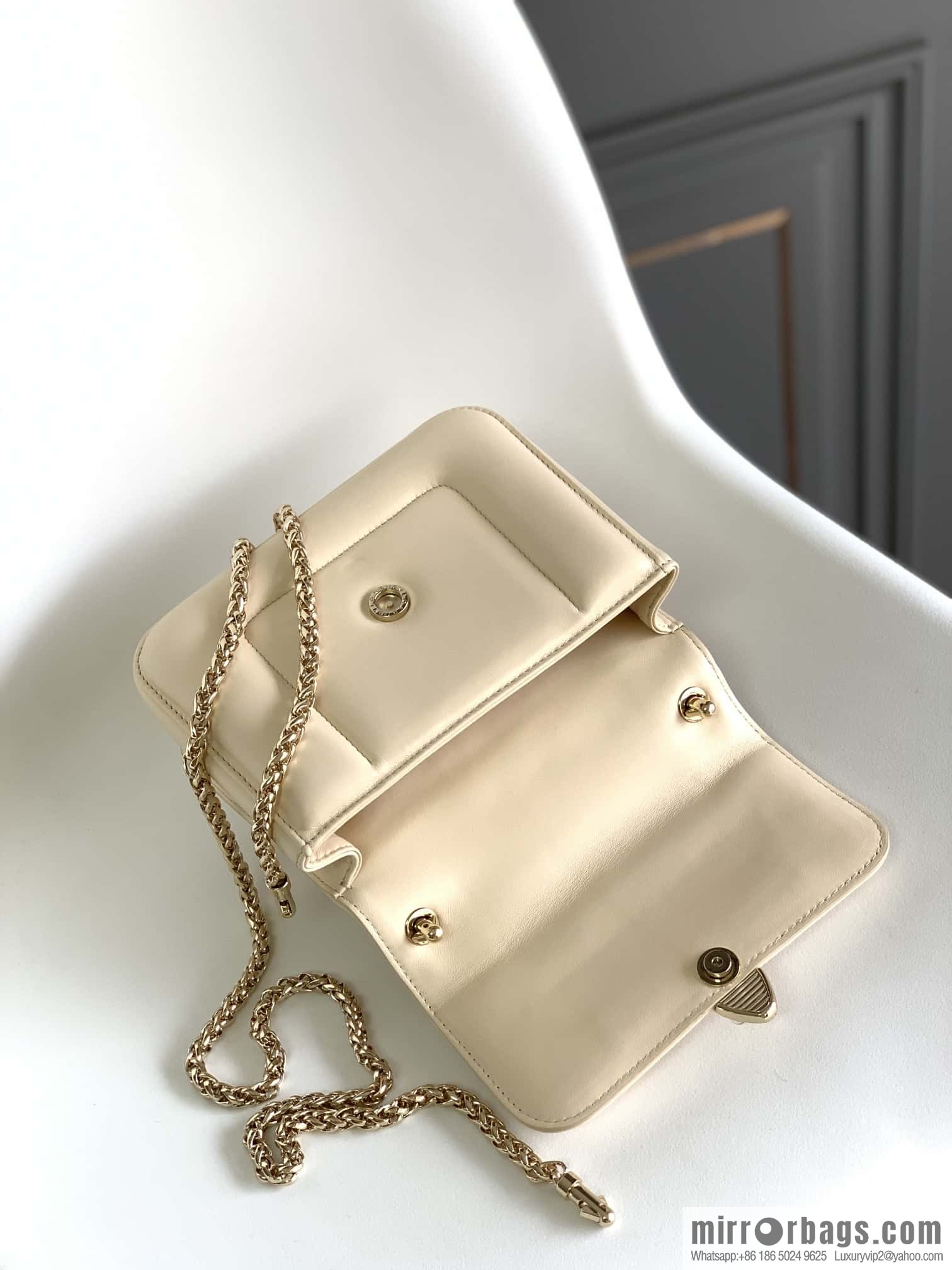 BVLGARI Bulgari joint design limited edition Mary Katrantzou snakehead bag 291071 white 19cm