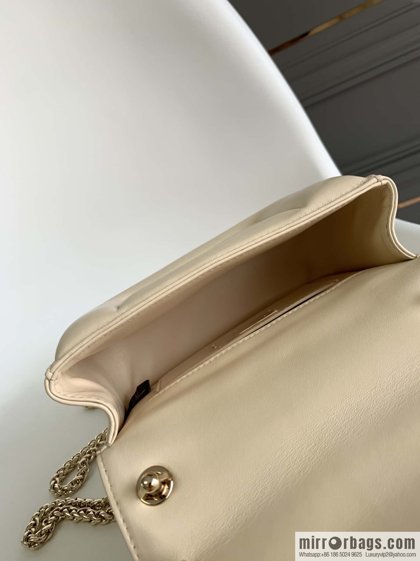 BVLGARI Bulgari joint design limited edition Mary Katrantzou snakehead bag 291071 white 19cm