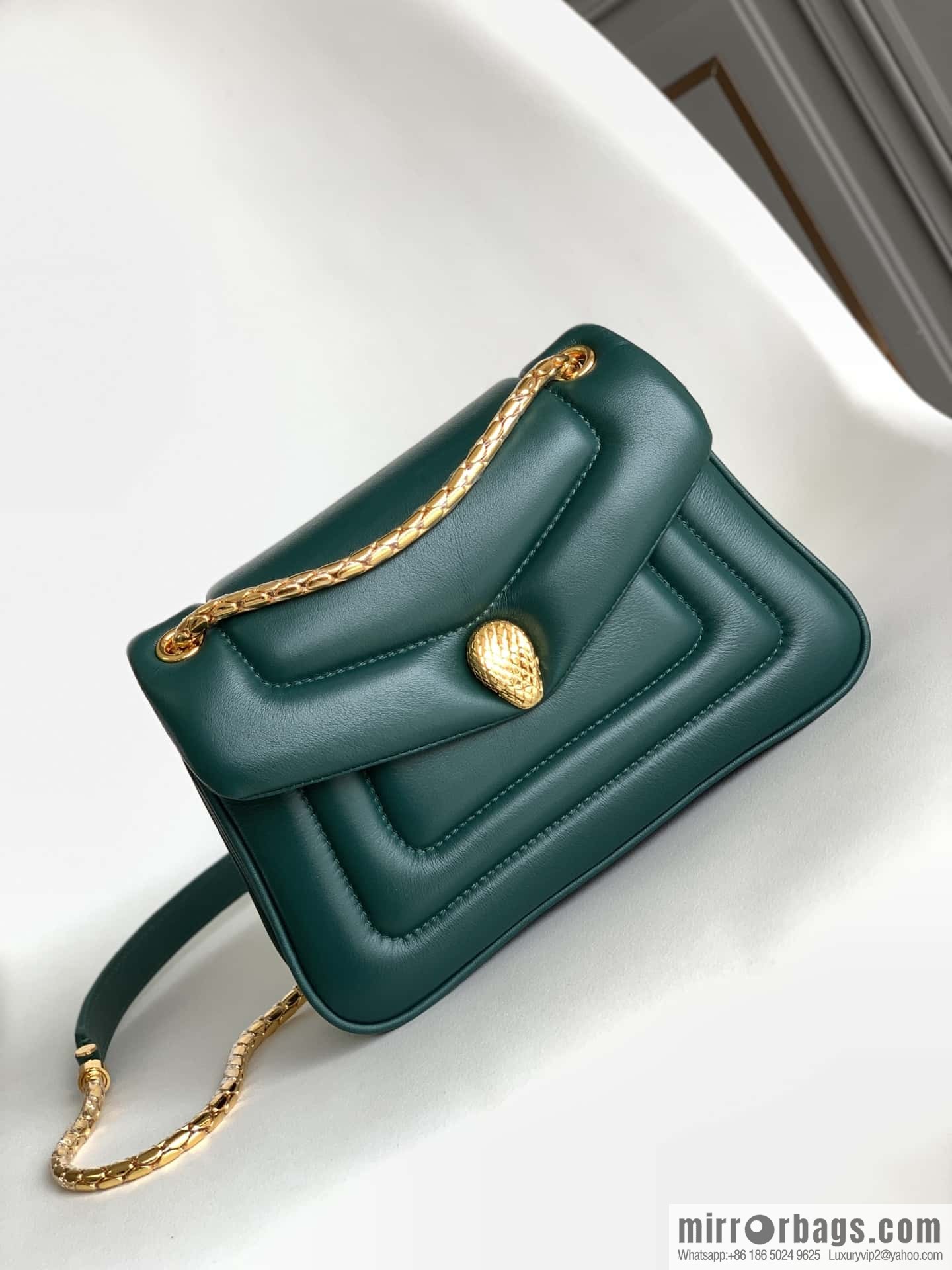 BVLGARI Bulgari SERPENTI REVERSE Small Shoulder Bag 292123 Green 22CM