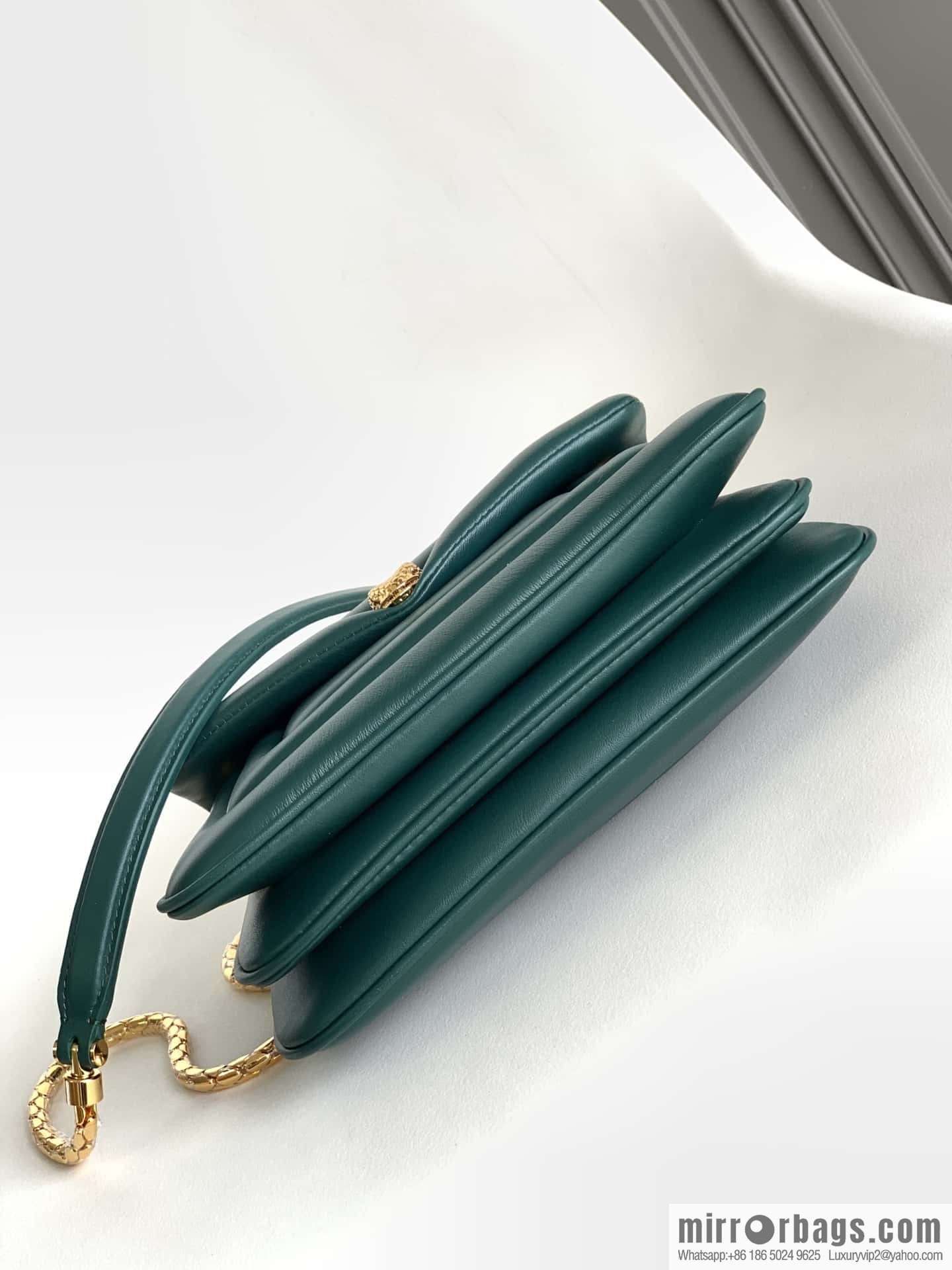 BVLGARI Bulgari SERPENTI REVERSE Small Shoulder Bag 292123 Green 22CM