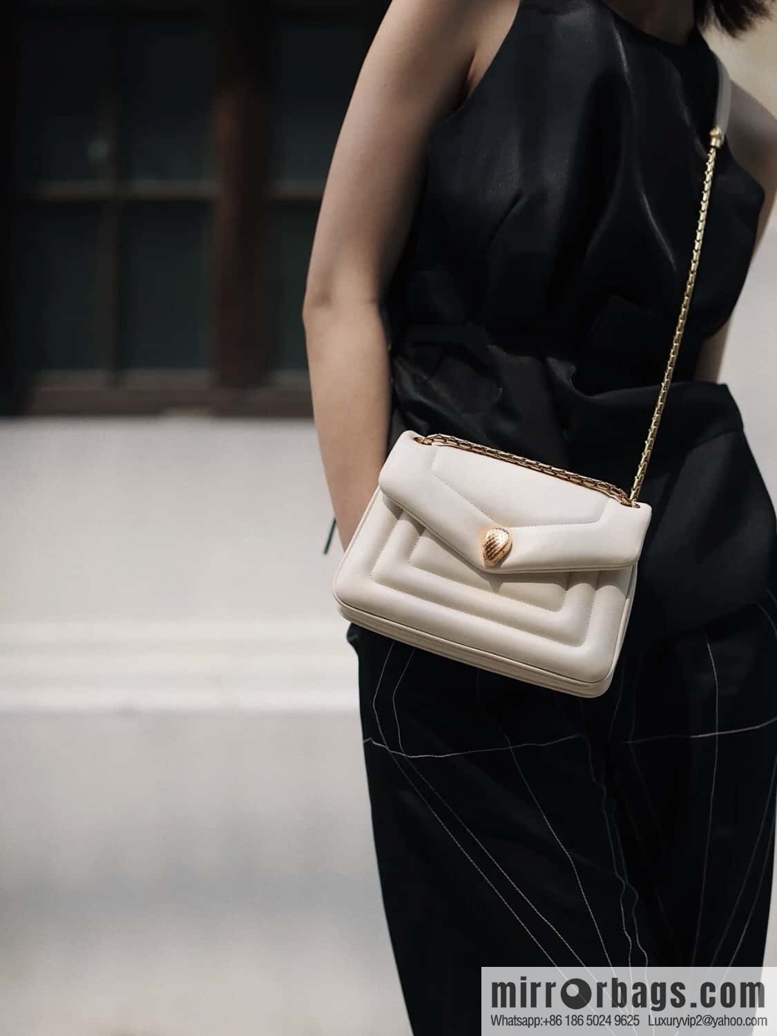 BVLGARI Bulgari SERPENTI REVERSE Small Shoulder Bag 292123 White 22CM