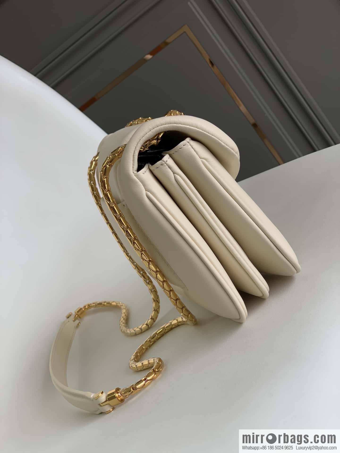 BVLGARI Bulgari SERPENTI REVERSE Small Shoulder Bag 292123 White 22CM