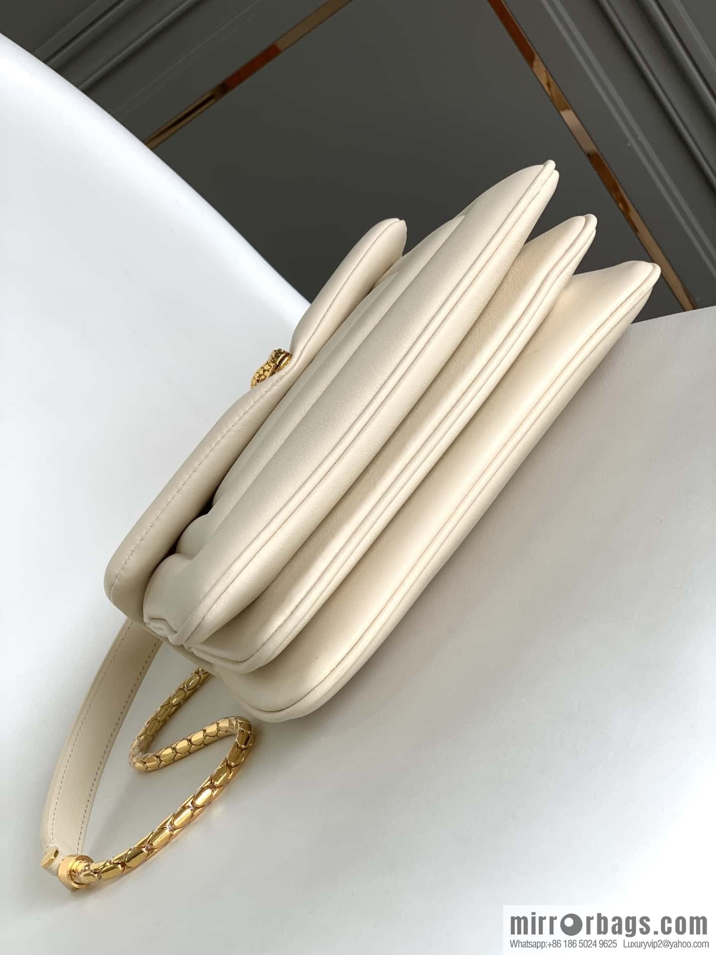 BVLGARI Bulgari SERPENTI REVERSE Small Shoulder Bag 292123 White 22CM