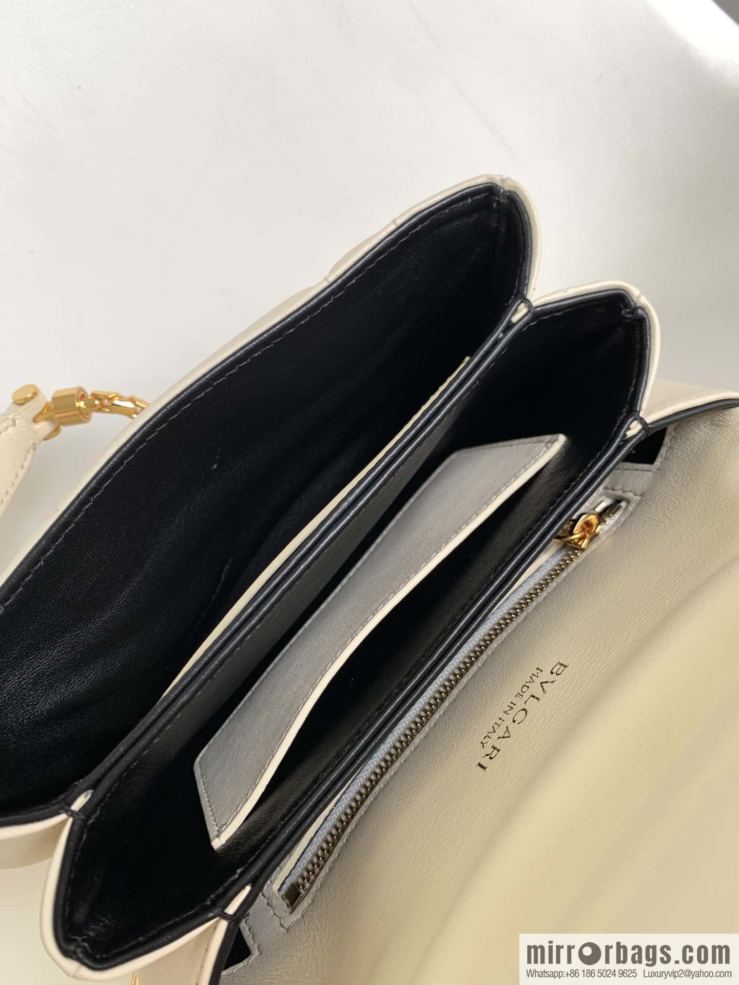 BVLGARI Bulgari SERPENTI REVERSE Small Shoulder Bag 292123 White 22CM
