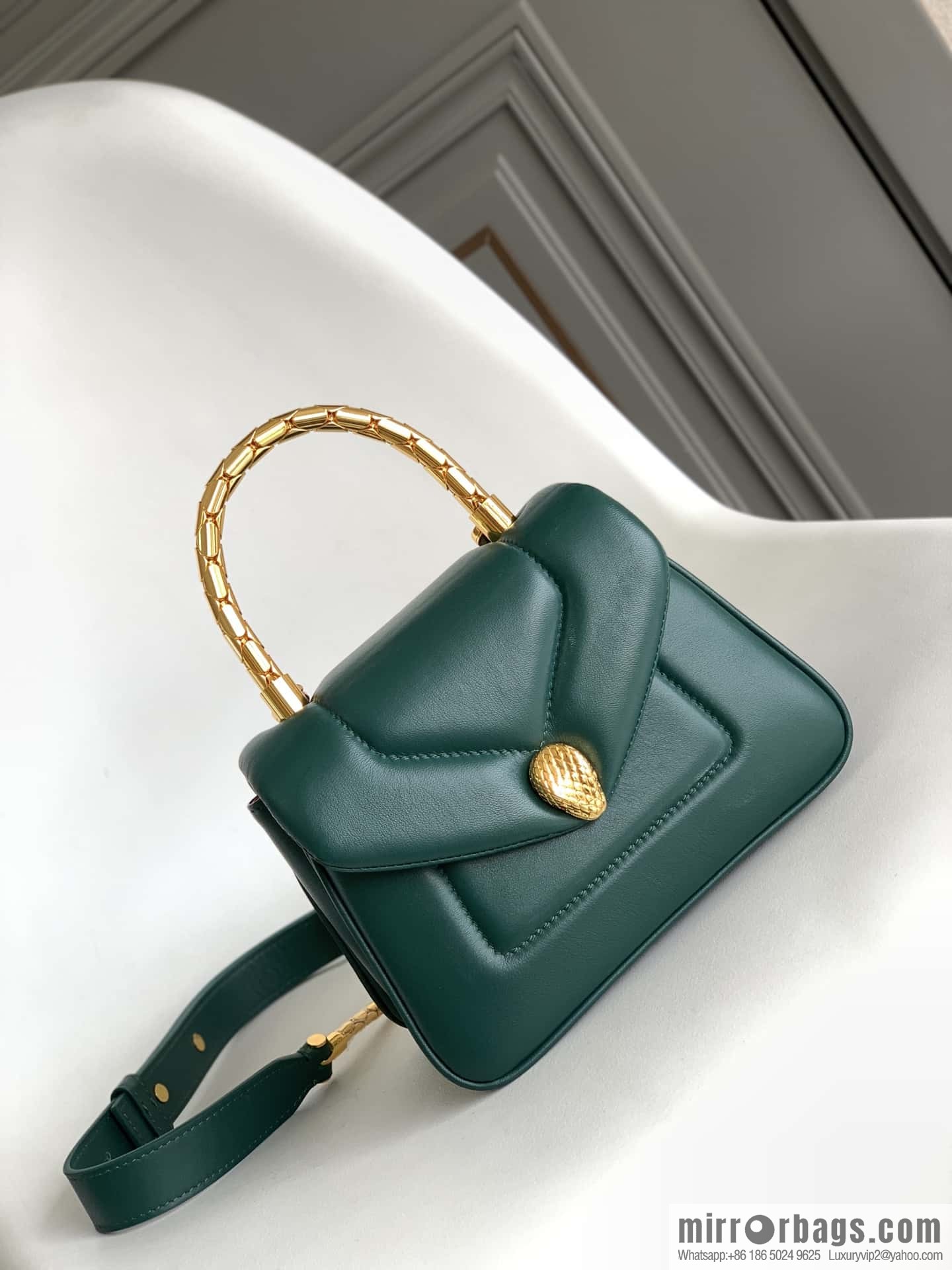 BVLGARI Bulgari SERPENTI REVERSE Small tote bag 292128 green 20CM