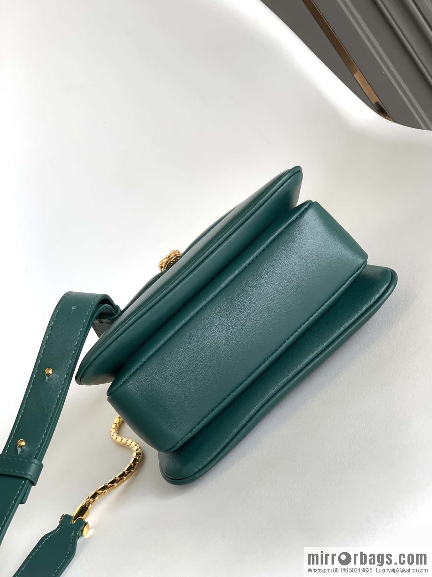 BVLGARI Bulgari SERPENTI REVERSE Small tote bag 292128 green 20CM